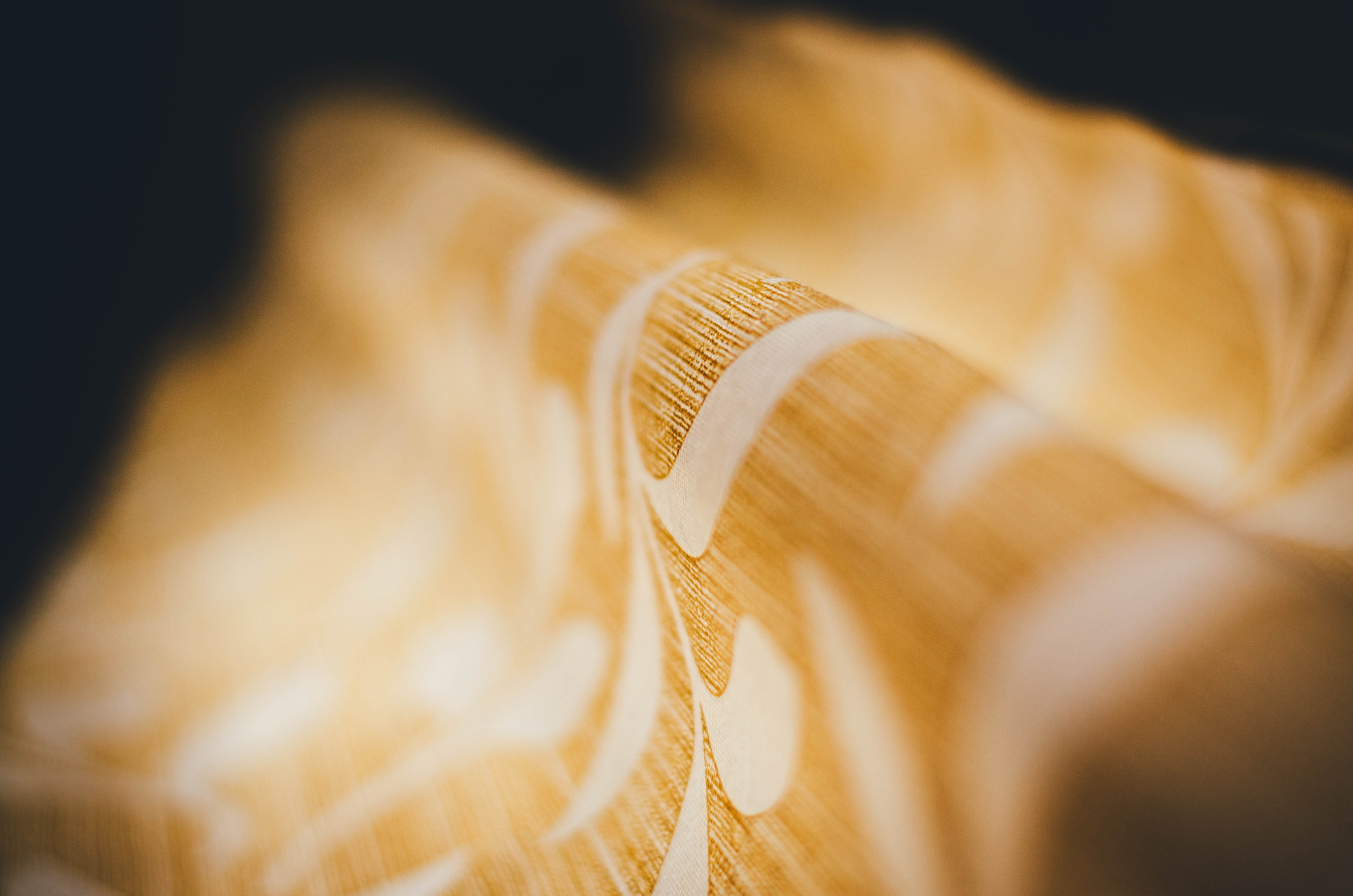 aperture, wood - material, new, coathanger, textile, abstract, industry, black background, button down shirt, no people, indoors, 4K, focus, HD Wallpaper