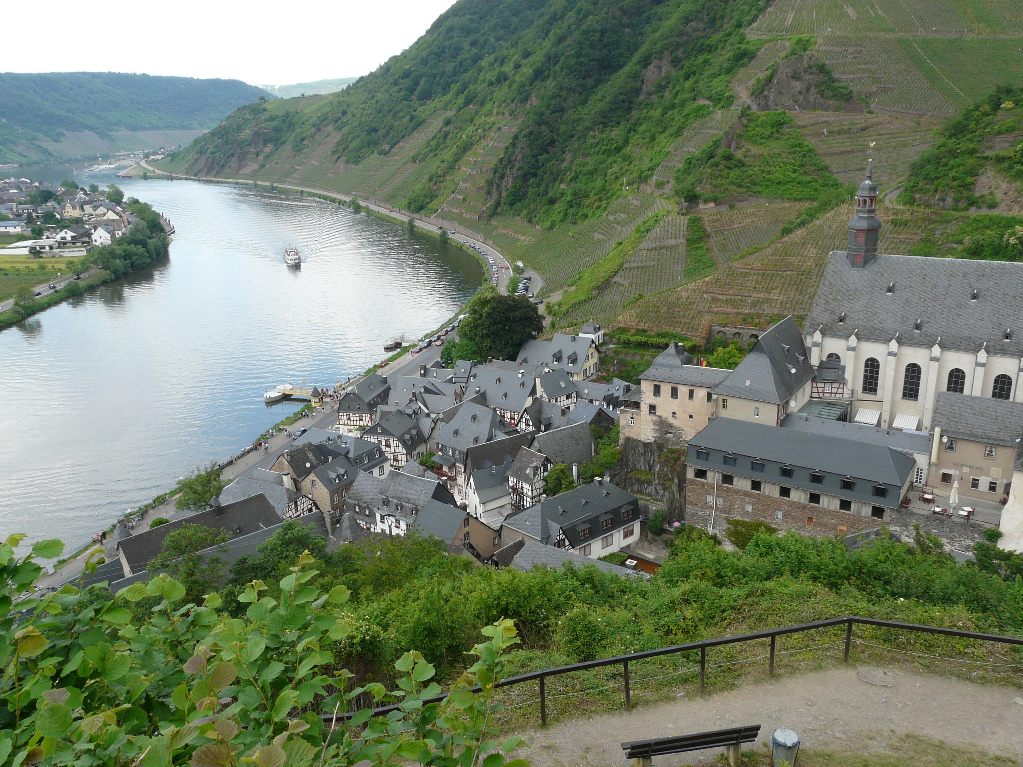 houses, mosel, water, city, nature, built structure, sachsen, mountain, tranquil scene, 2K, village, tranquility, river, building exterior, schieferdaecher, HD Wallpaper