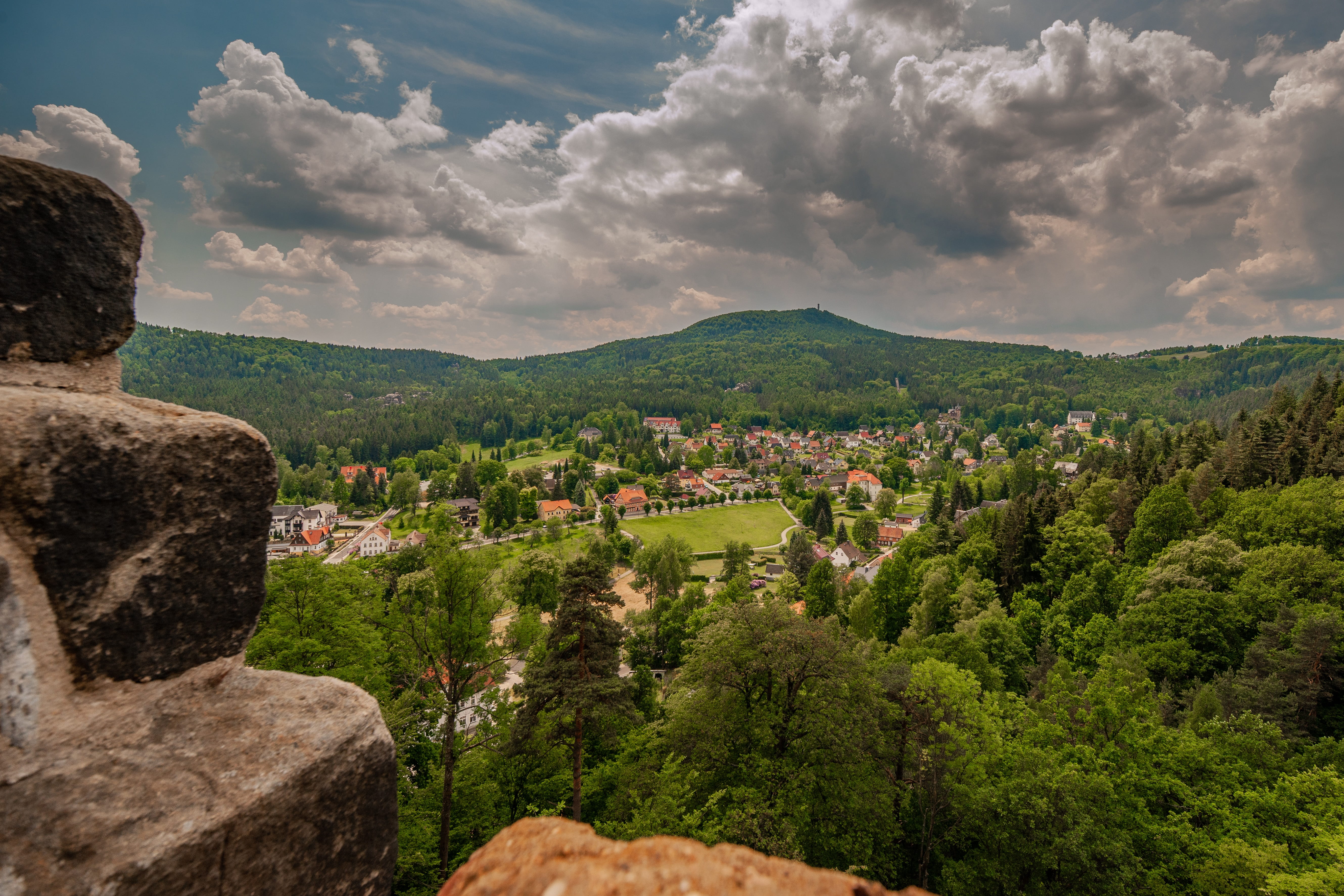 cloud - sky, forest, architecture, building exterior, green color, no people, places of interest, elbe sandstone mountains, building, idyllic, sky, tranquil scene, HD Wallpaper