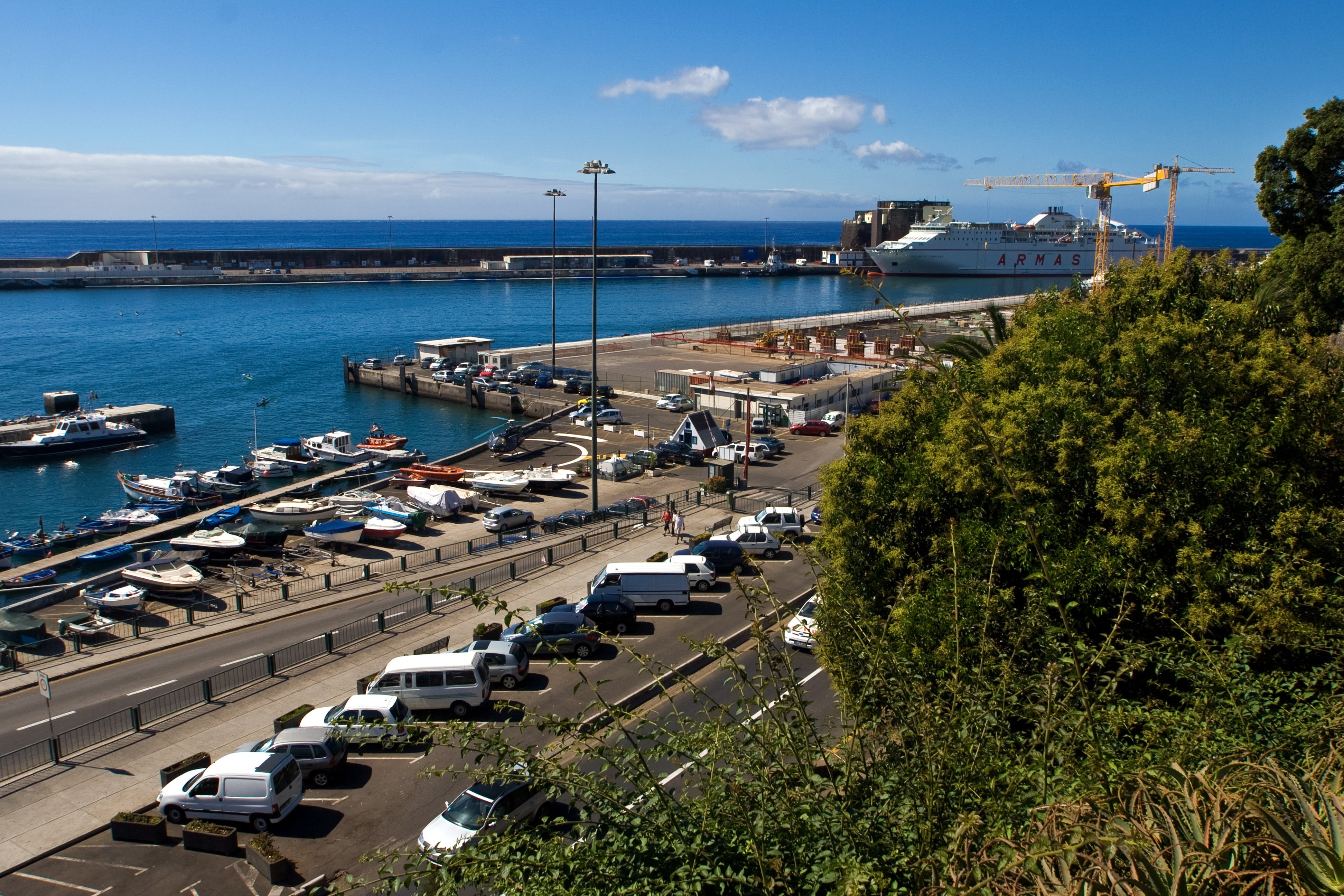 outdoors, tree, madeira, nature, motor vehicle, land vehicle, day, cloud - sky, ships, funchal, high angle view, sky, mode of transportation, built structure, HD Wallpaper