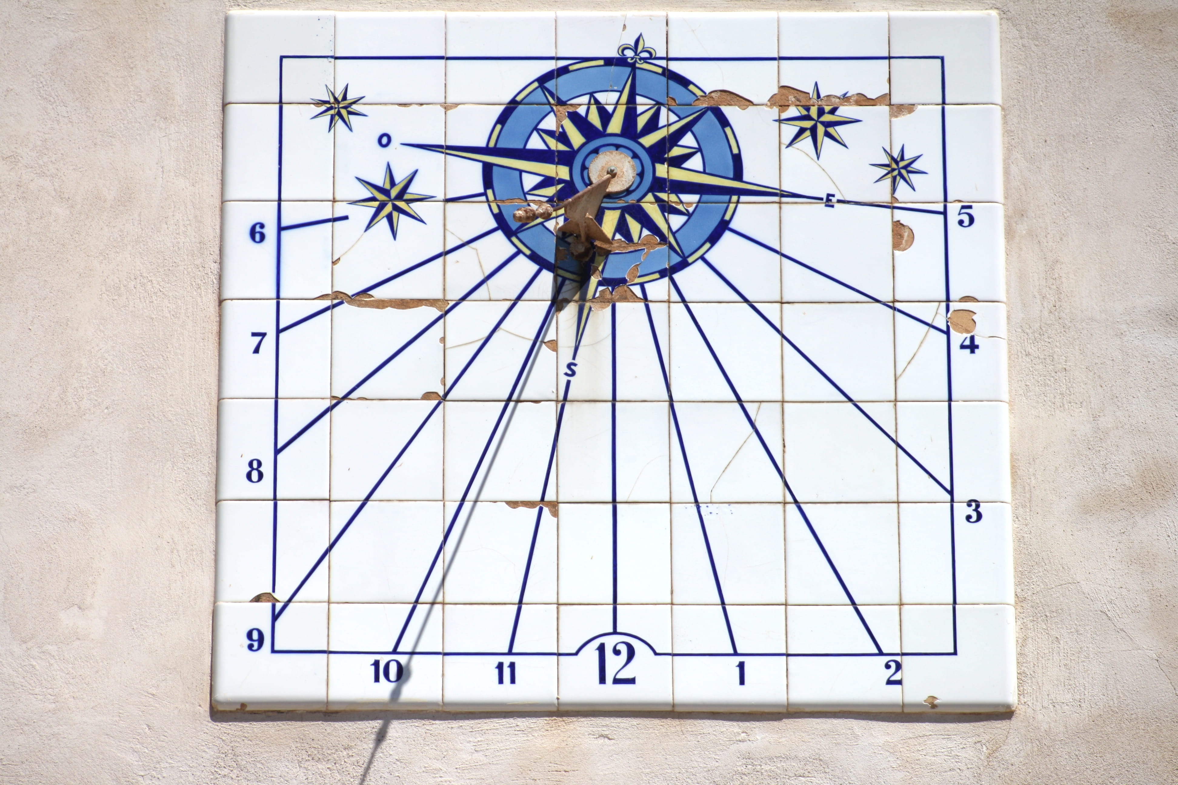 nature, shape, building exterior, tile work, art and craft, day, sundial, built structure, low angle view, 4K, creativity, minute hand, mosaic, architecture, HD Wallpaper