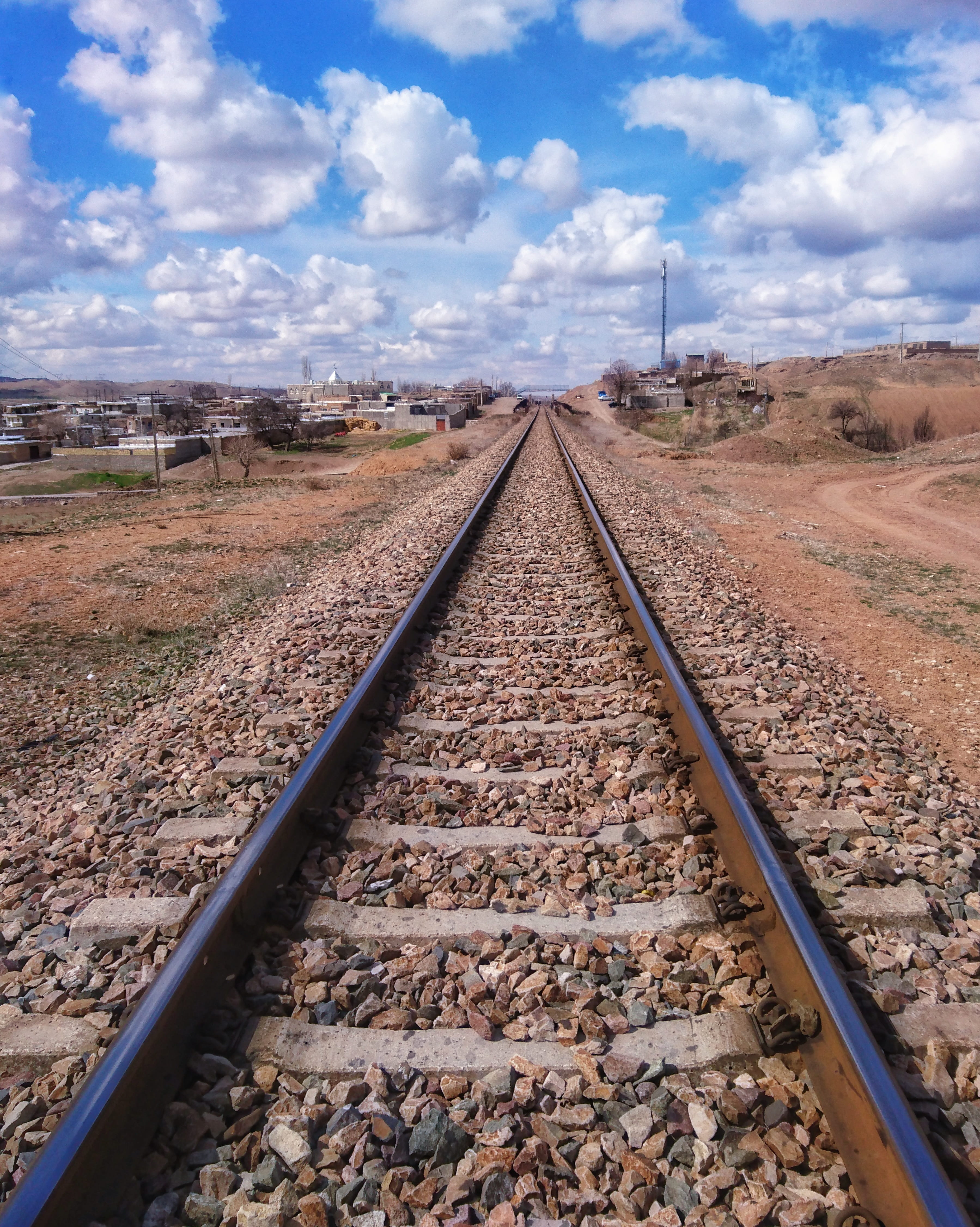 diminishing perspective, road, sundial, railway, 4K, track, rail, overpass, ground, transportation, the way forward, rail transportation, land, parallel, Phone HD Wallpaper