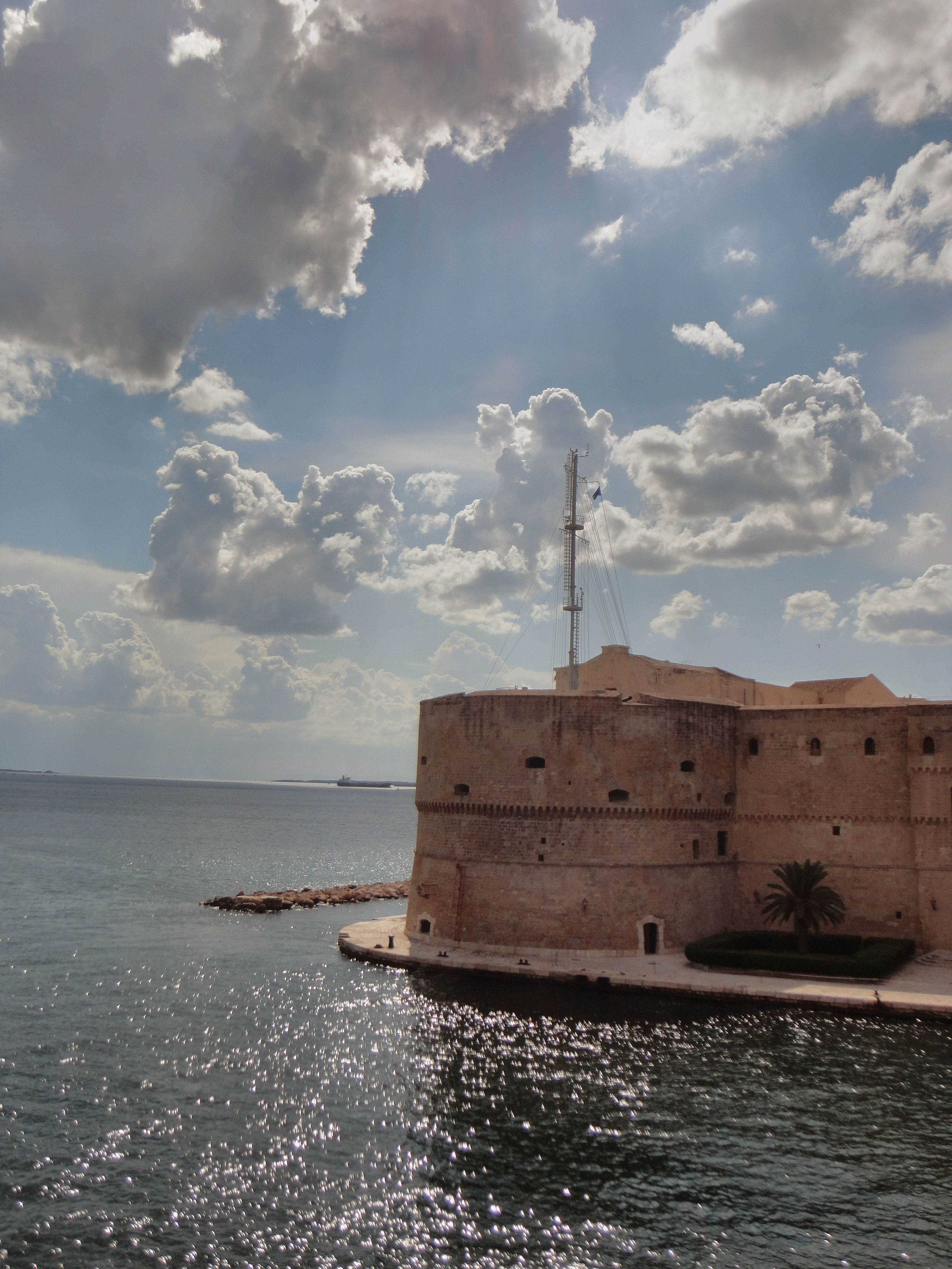 transportation, tower, sea, outdoors, building exterior, puglia, sky, beauty in nature, castle, nature, horizon over water, built structure, horizon, taranto, Phone HD Wallpaper