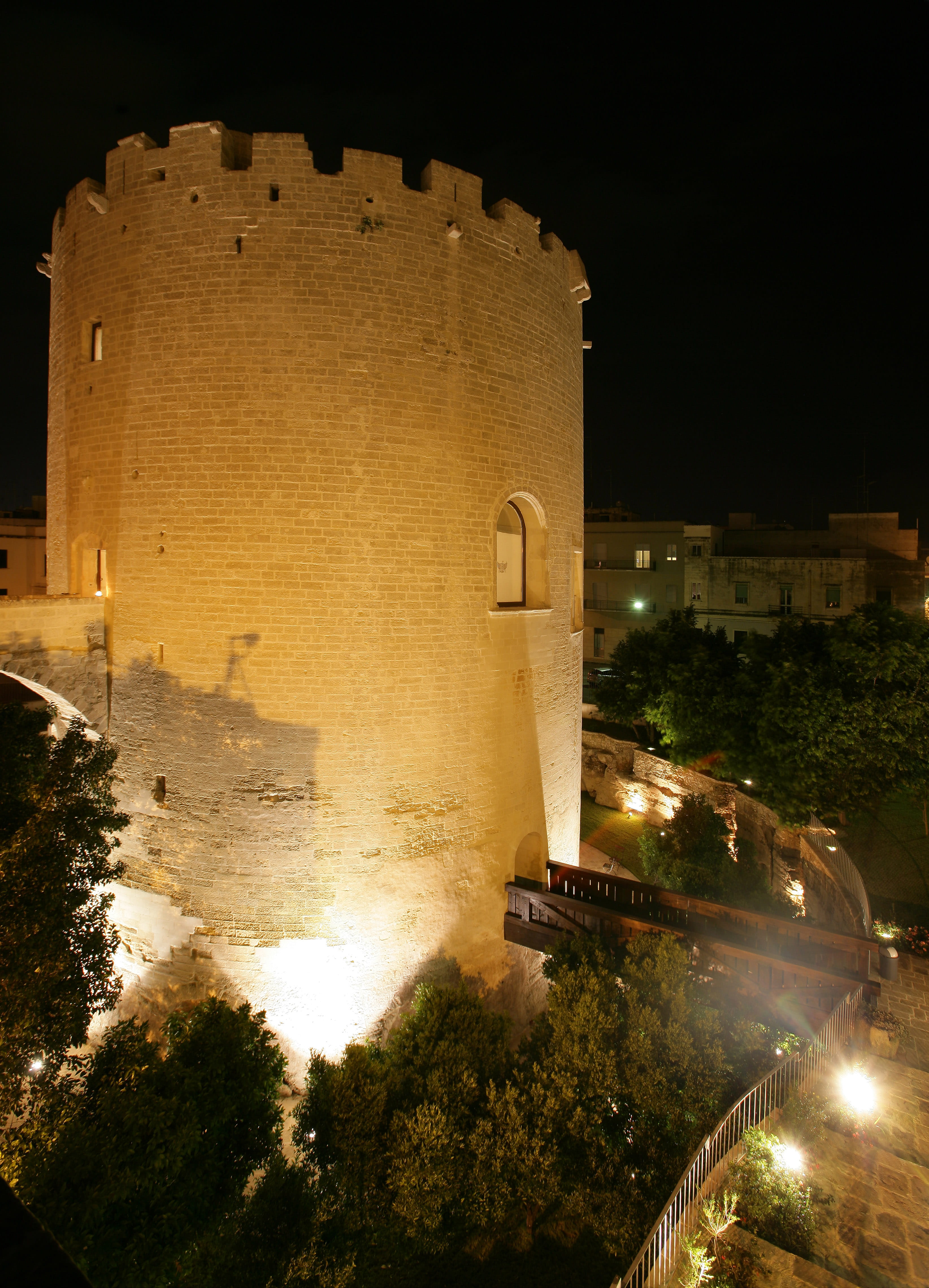 water, torre del parco, Italy, tree, photos, 4K, plant, Lecce, outdoors, wall, building exterior, sky, night, high angle view, no people, architecture, Phone HD Wallpaper