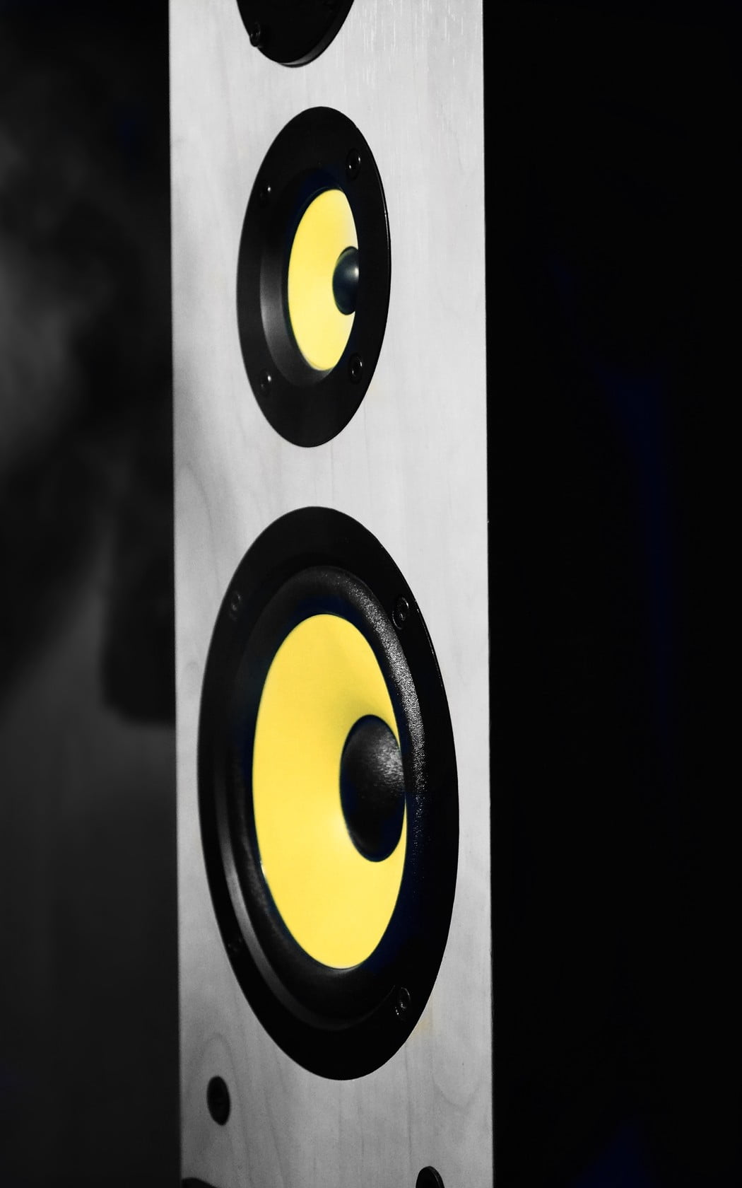 shape, indoors, technology, no people, speaker, number, communication, circle, focus on foreground, vehicle, wooden, studio shot, cut out, subwoofer, 720P, Phone HD Wallpaper