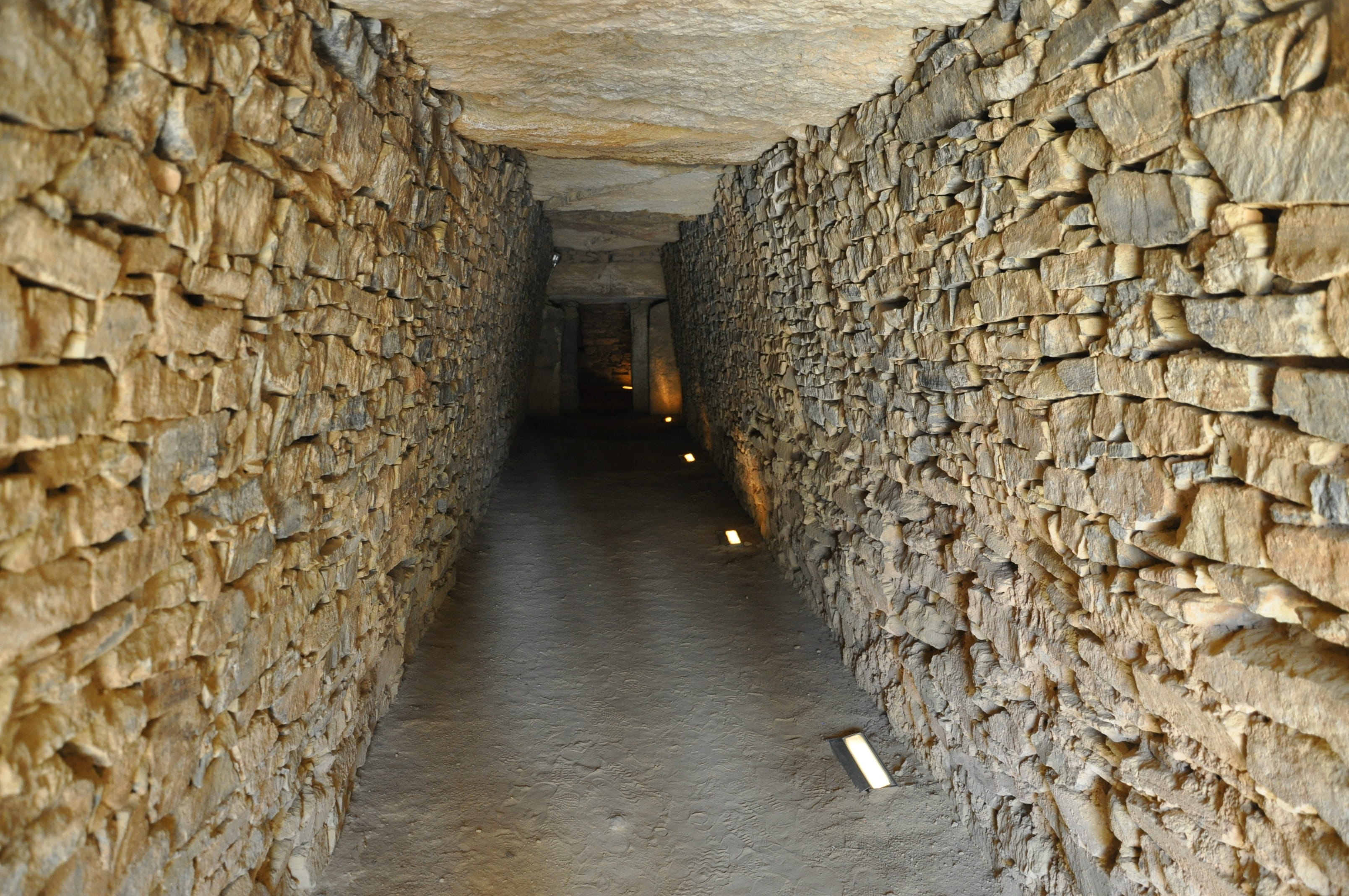 wood - material, 2K, building, direction, burials, indoors, antiques, day, nature, narrow, antequera, the way forward, history, water, long, architecture, HD Wallpaper