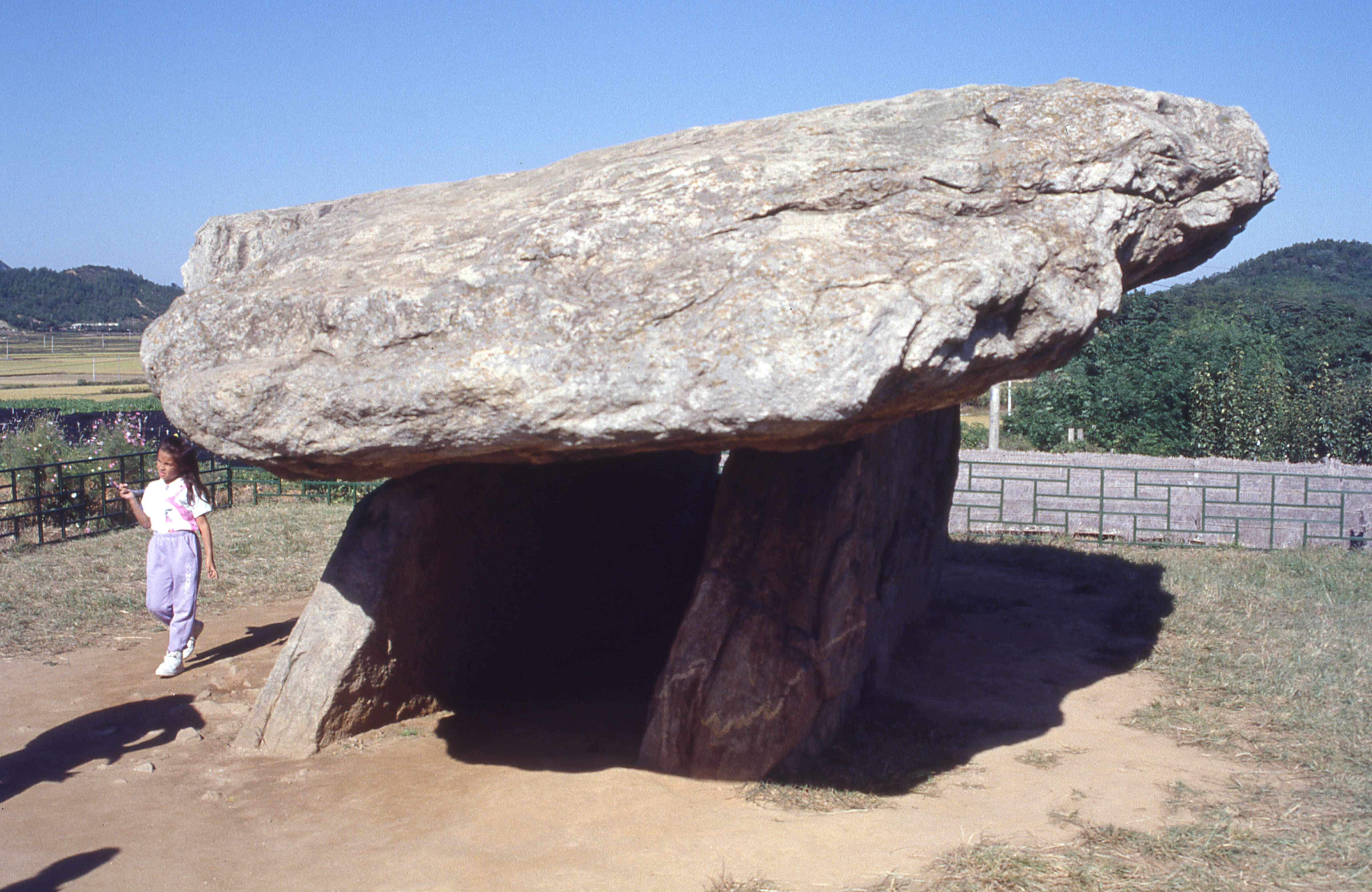 one person, shadow, south korea, adult, rock - object, ganghwa-do, dolmen, standing, lifestyles, 4K, leisure activity, rock, sky, dongmun-ro, outdoors, HD Wallpaper
