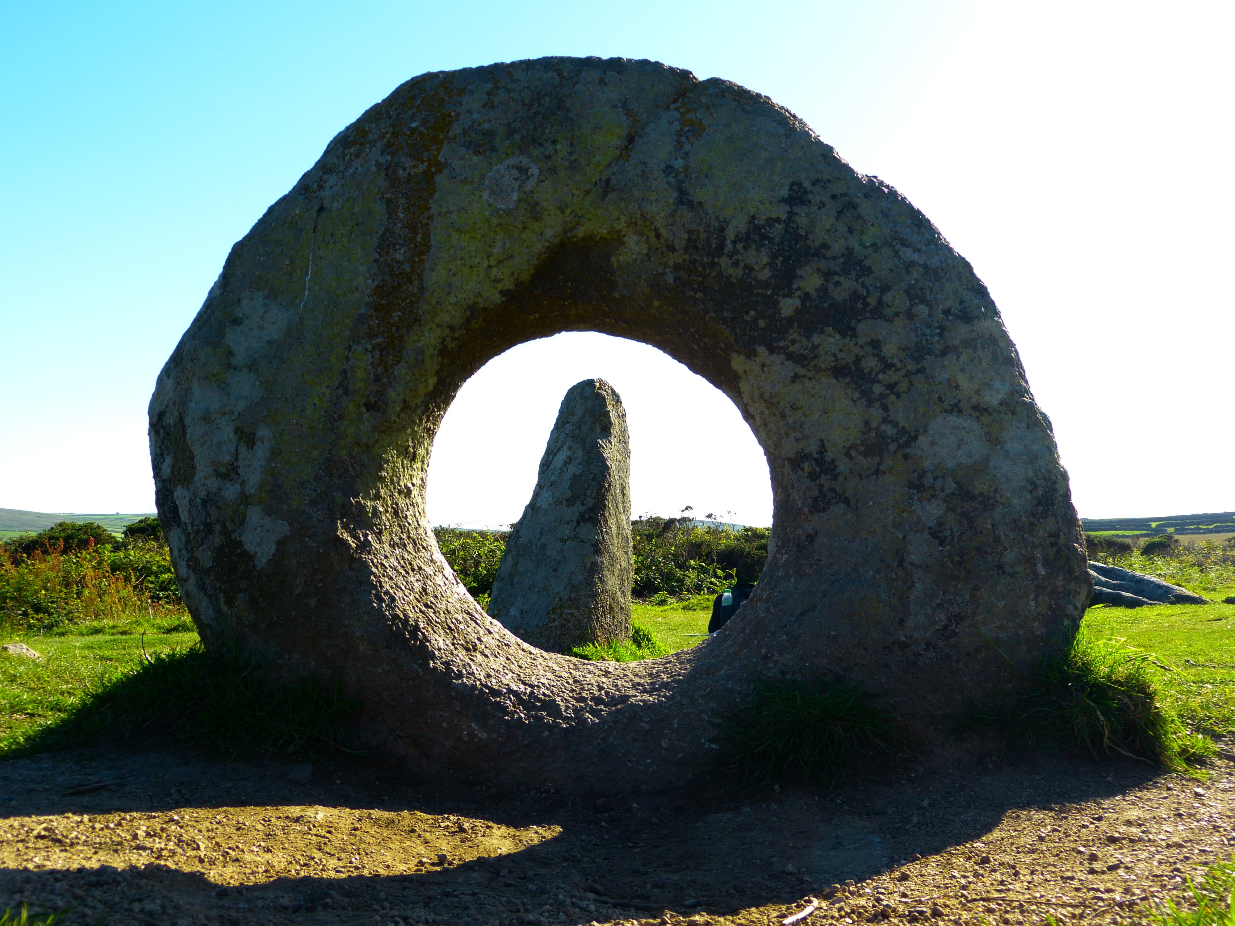 megalithformation, arch, ruined, no people, menhir, tranquility, south gland, day, tranquil scene, architecture, granite, sunlight, men-an-tol, shadow, HD Wallpaper