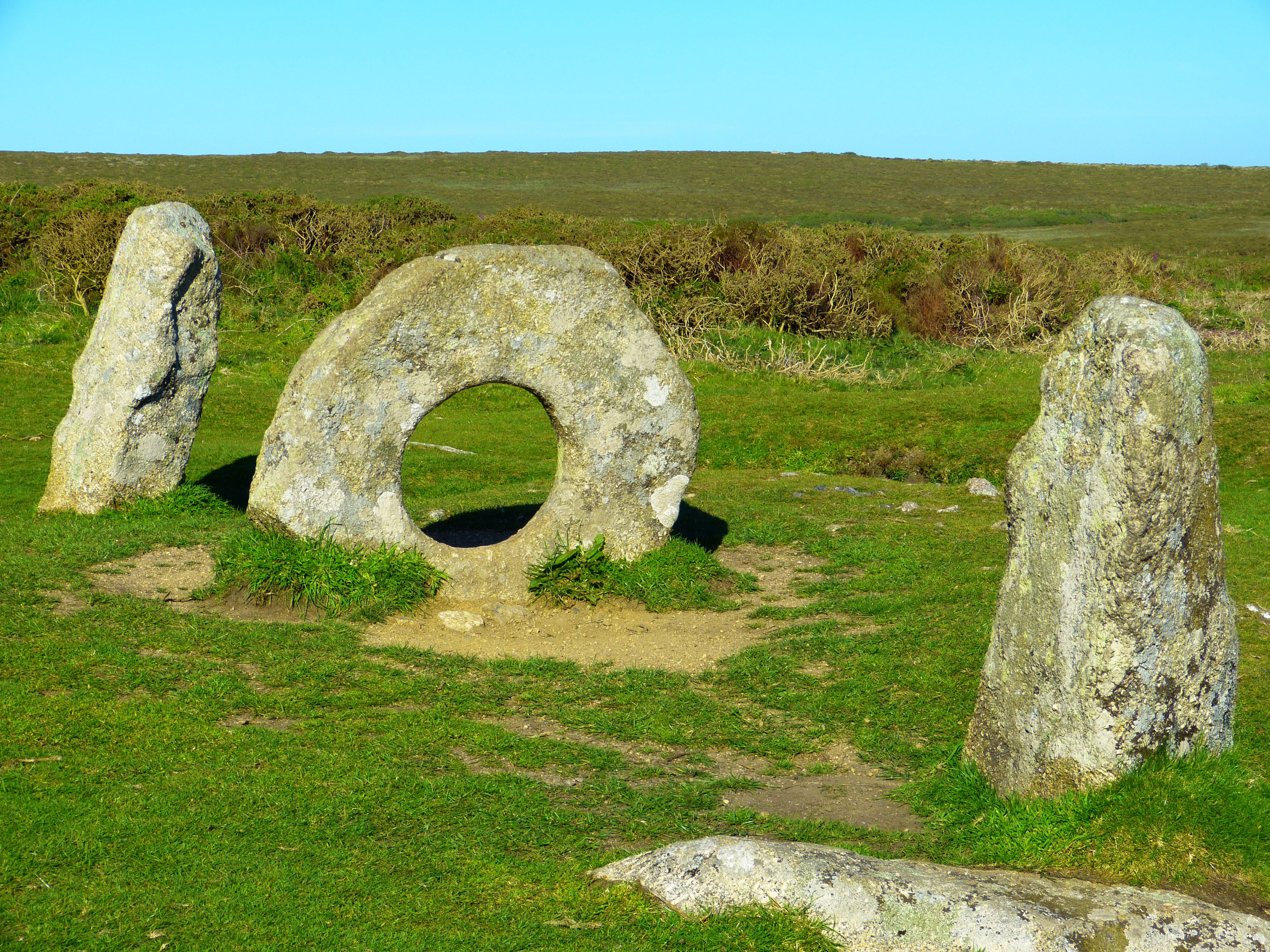 granite, ancient civilization, the past, no people, archaeology, old, crick stone, menhir, field, south gland, day, ruined, old ruin, arch, megalithformation, HD Wallpaper