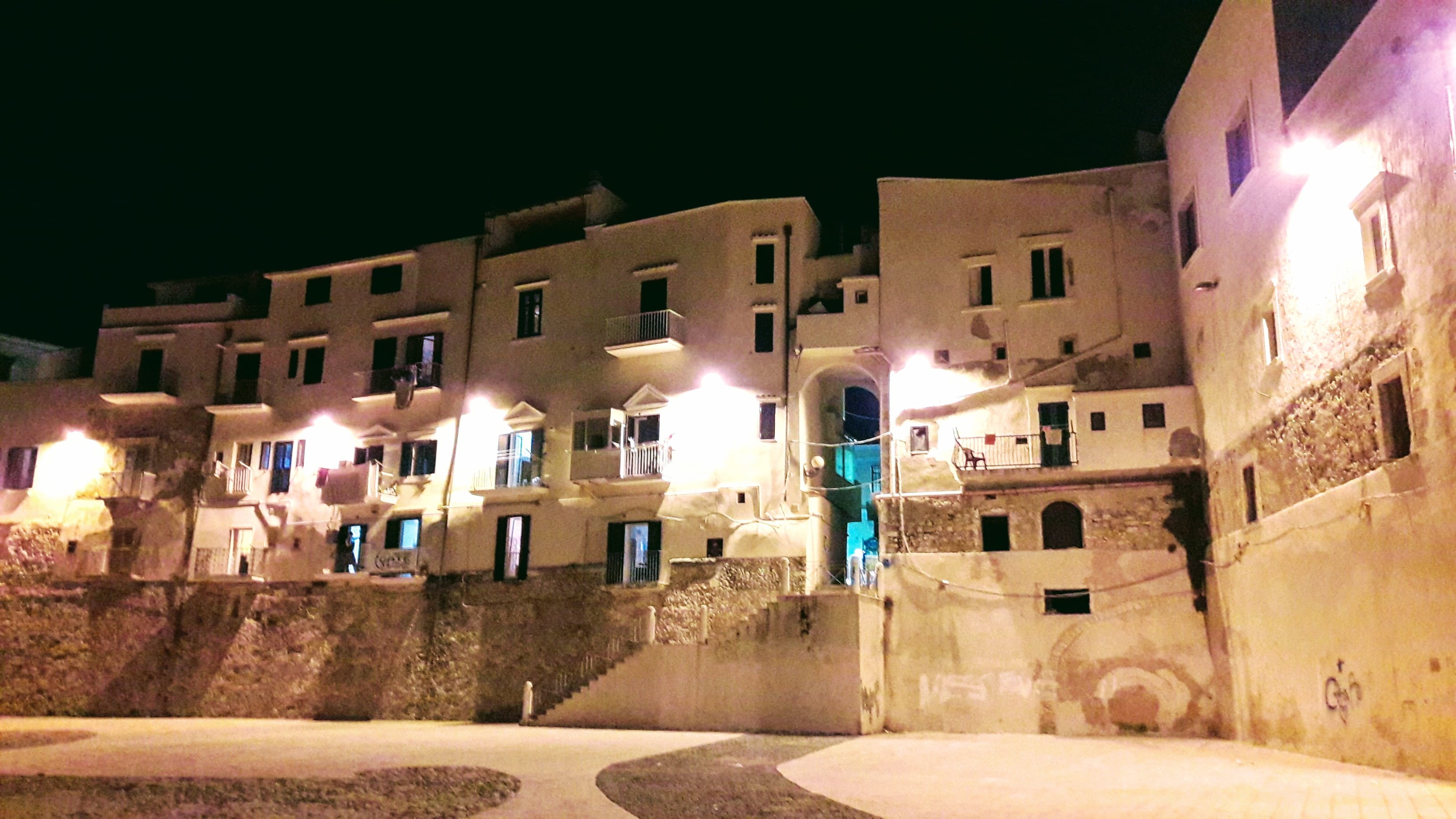 street light, vieste, architecture, no people, low angle view, history, night, building, city, the past, illuminated, house, building exterior, window, HD Wallpaper