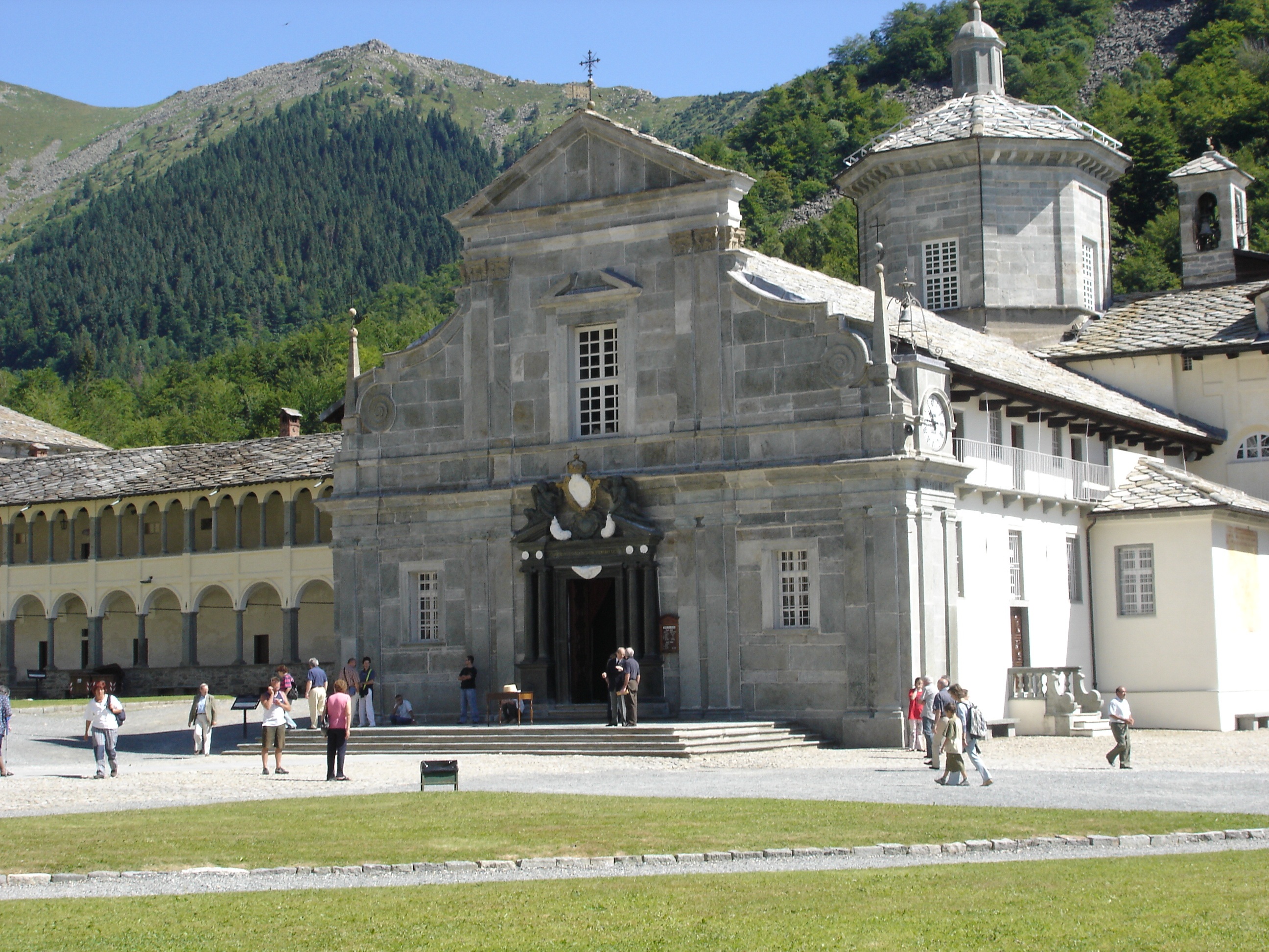 travel destinations, women, architectural column, crowd, plant, sanctuaries, architecture, santuario di oropa, travel, nature, church, building exterior, HD Wallpaper