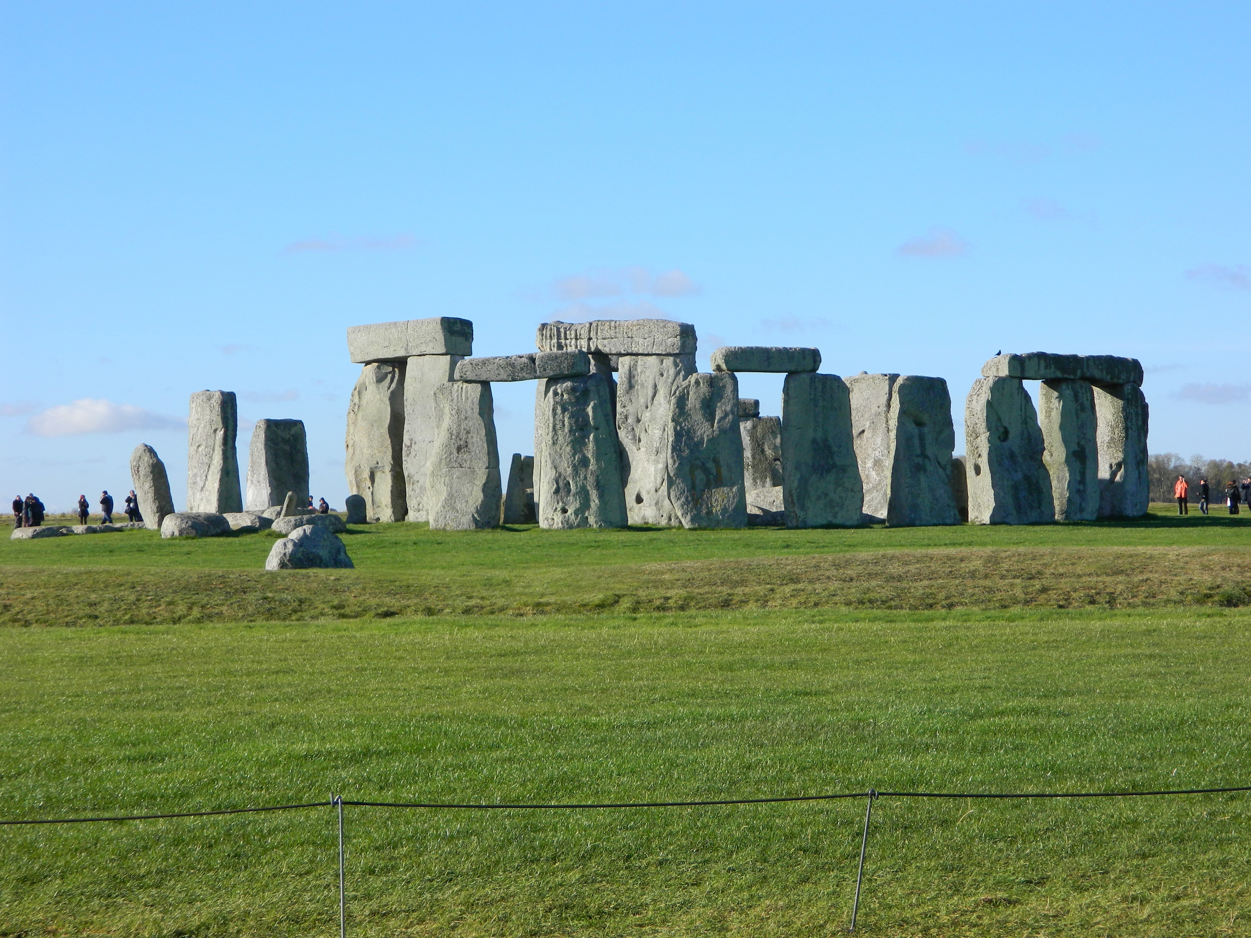 europe, religion, monument, landscape, salisbury, field, tourism, travel, green color, nature, land, hedge, landmark, temple, rock, english, prehistoric, HD Wallpaper