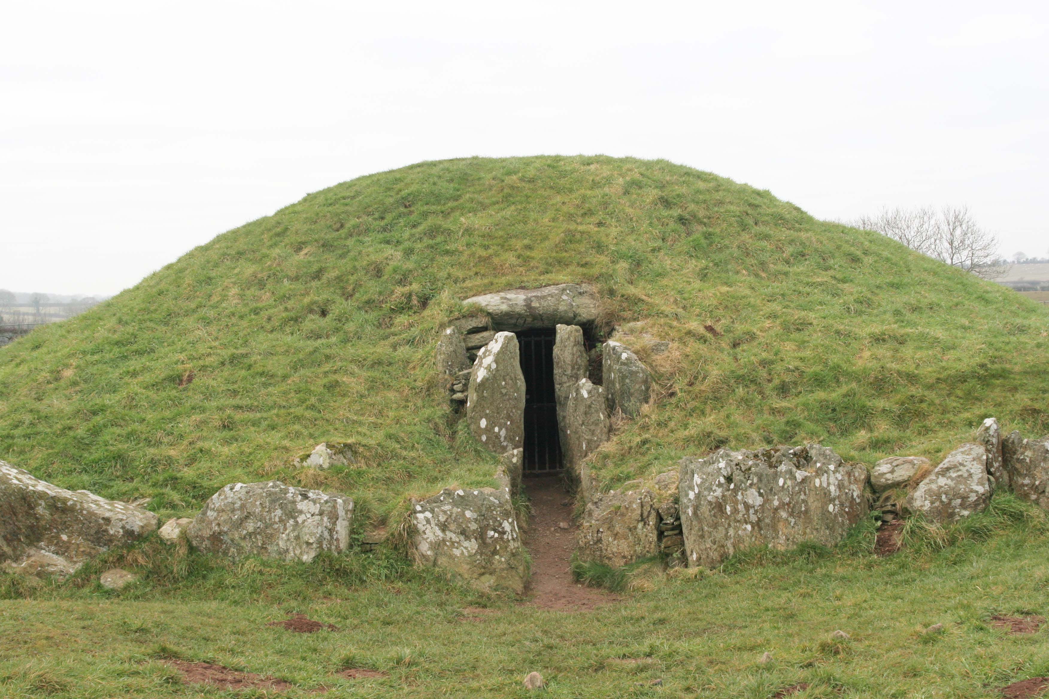 ddu, one animal, beauty in nature, history, the Past, architecture, mound, england, tomb, neolithic, ancient, "united kingdom", ancient civilization, nature, HD Wallpaper