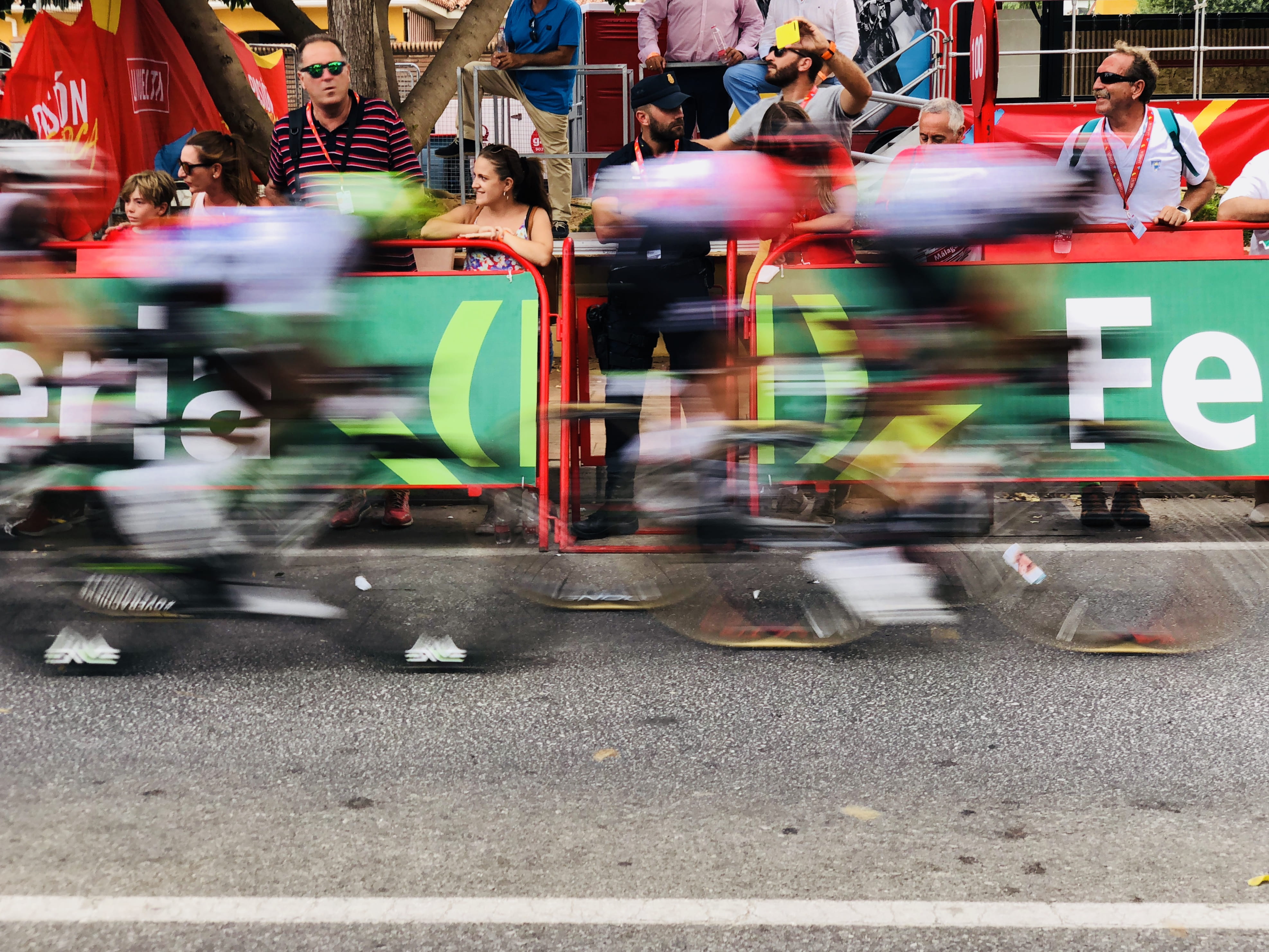 land vehicle, speed, 4K, lifestyles, spectator, bike, men, motion, women, leisure activity, outdoors, alhaurín de la torre, lycra, people, real people, HD Wallpaper