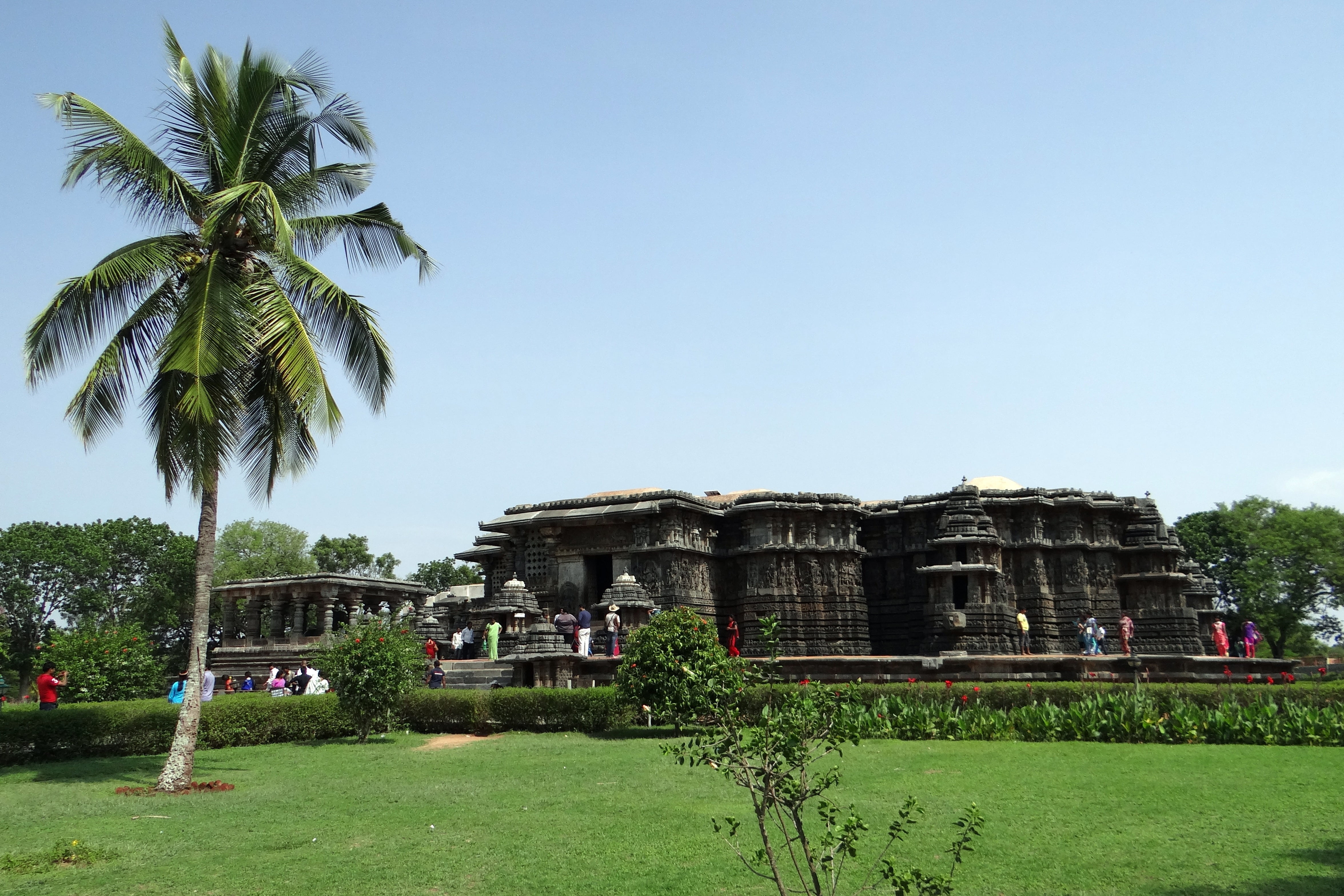 religion, place of worship, outdoors, travel destinations, tourism, coconut palm tree, architecture, 4K, india, plant, nature, day, temple, grass, sky, HD Wallpaper