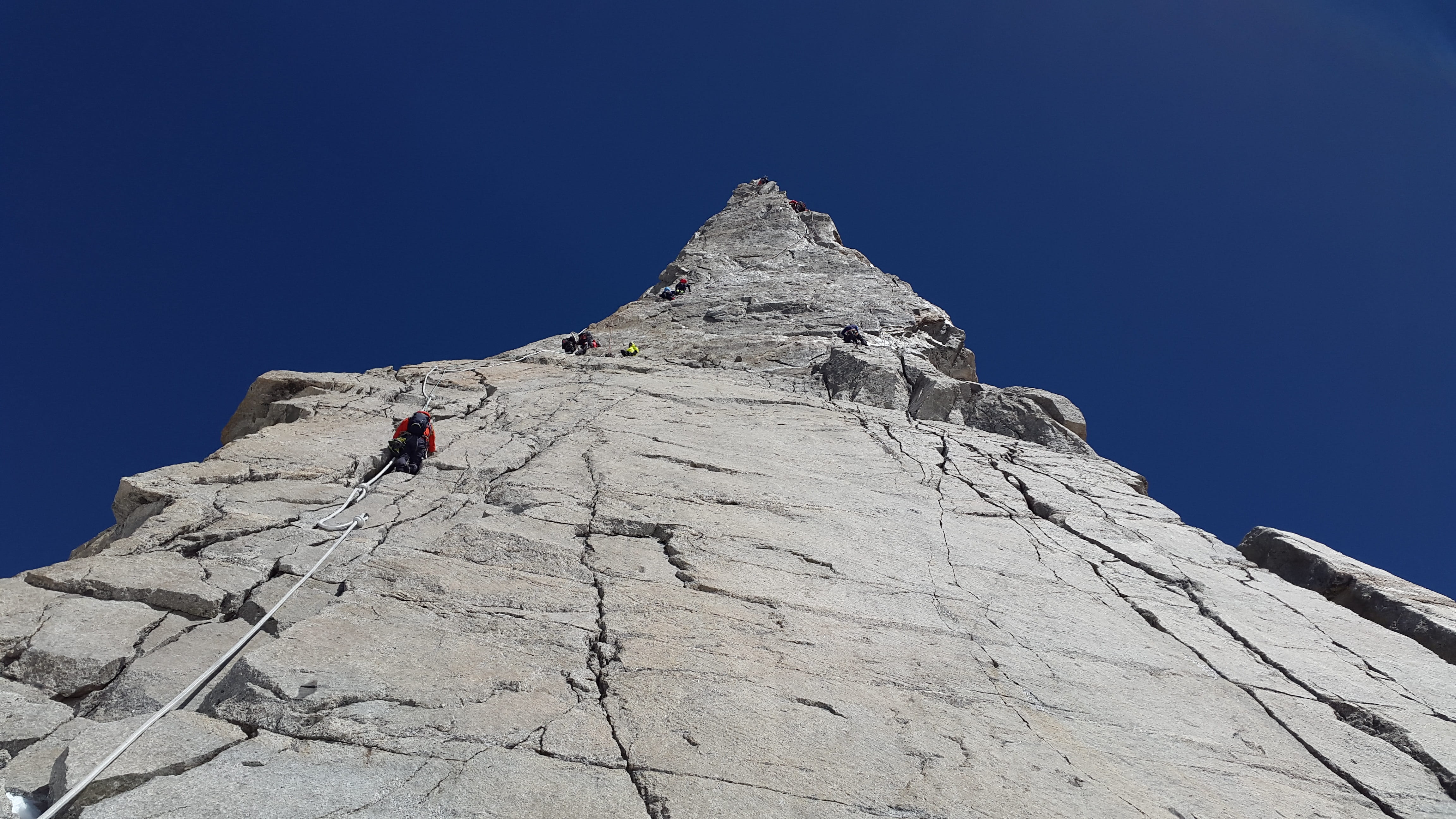 sport, scenics - nature, Granite, Climb, mountain range, people, summit, outdoors, day, low angle view, aiguille du géant, chamonix, mountain, cliff, snowcapped mountain, HD Wallpaper