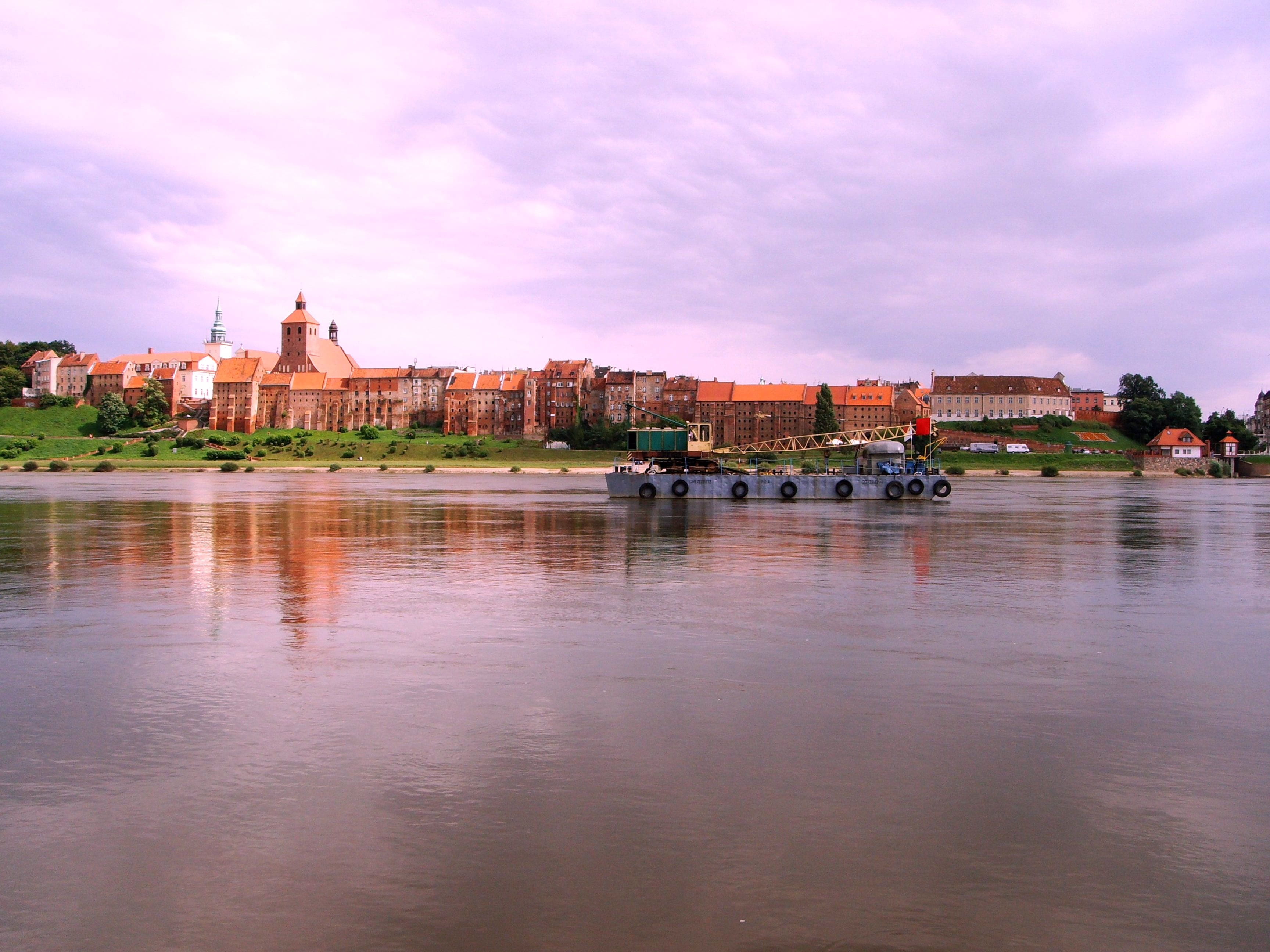 city, water, church, at the court of, no people, spirituality, buildings, cloud - sky, tourism, the past, horizontal, outdoors, history, nature, reflection, HD Wallpaper