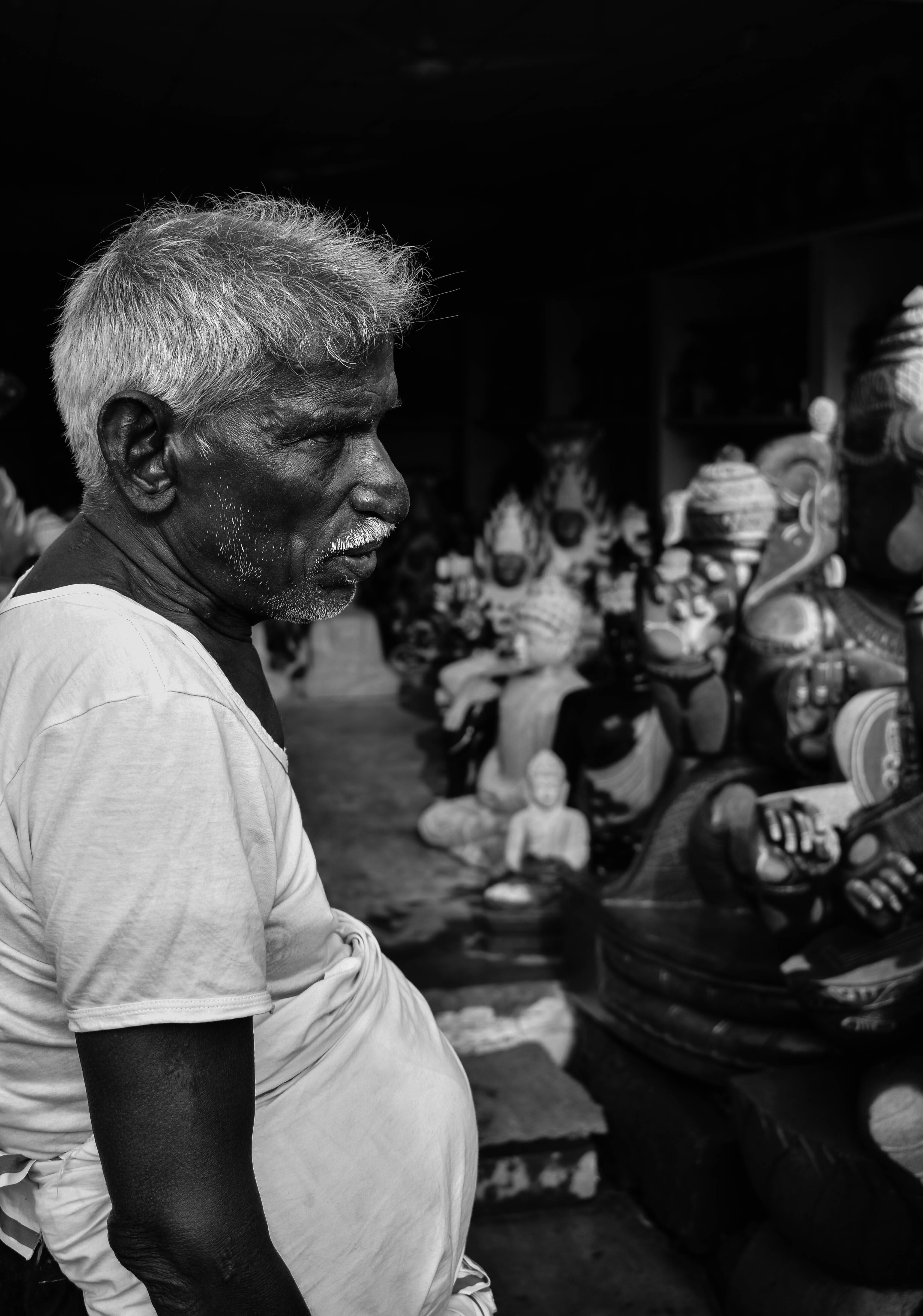 profile view, focus on foreground, senior men, adult, sculpture, 5K, art, buddha, leisure activity, art and craft, mahabalipuram, senior women, lifestyles, Phone HD Wallpaper