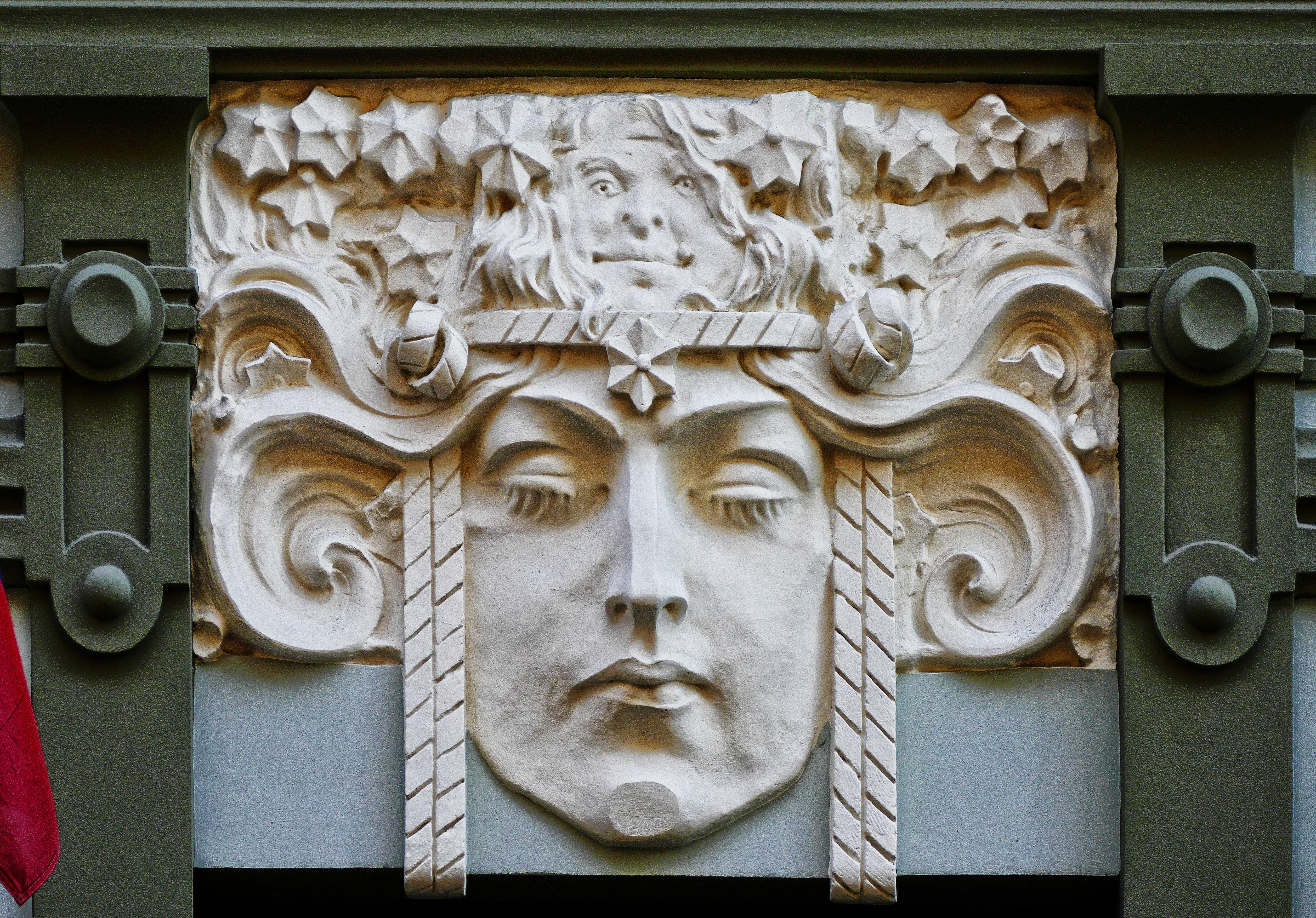 playfulness, carving - craft product, close, house facade, architecture, mid, secessionists, built structure, bas relief, human representation, entrance, HD Wallpaper