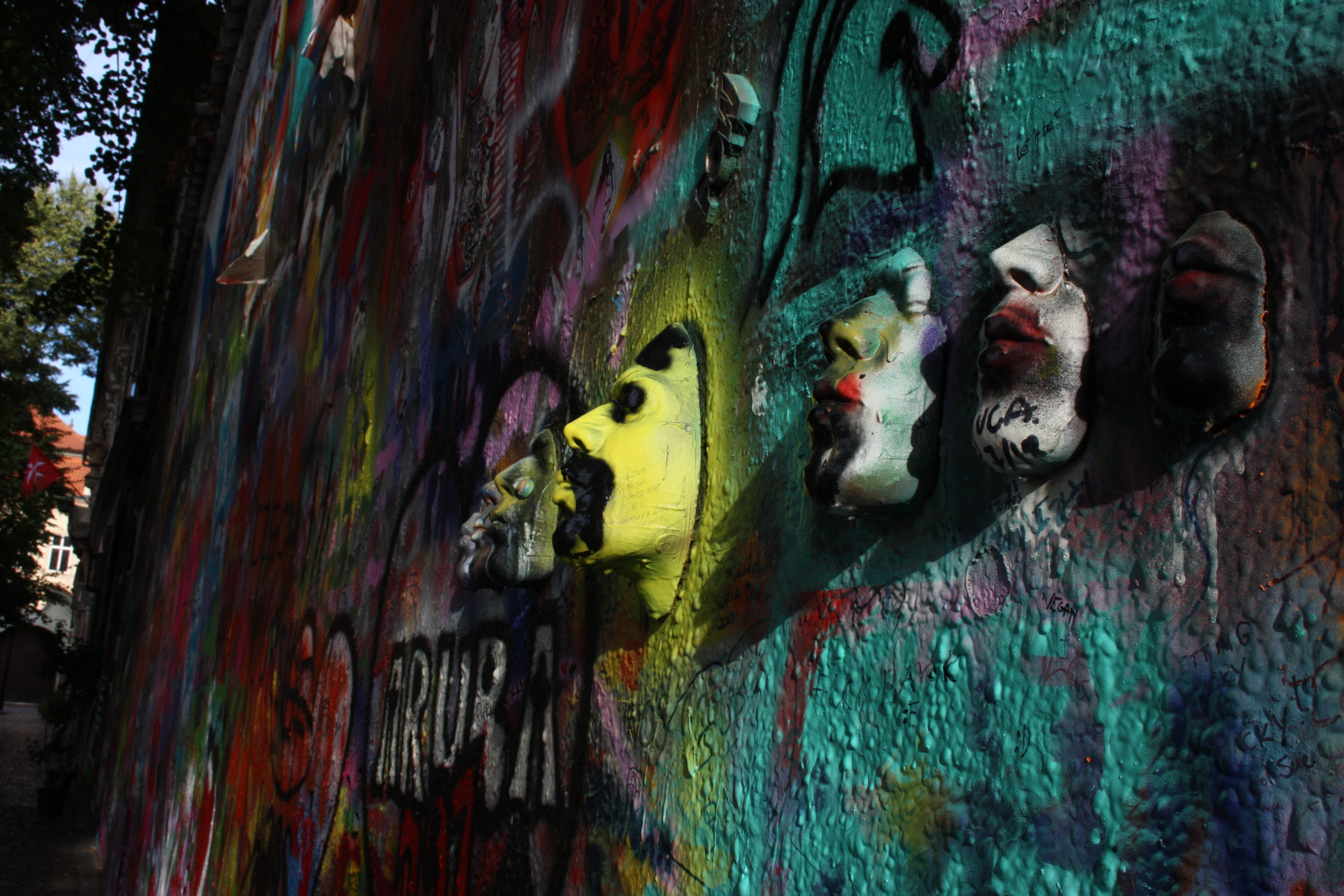 mask, creativity, wall, graffiti, architecture, craft, painting, mural, close-up, design, artistic, street, coloring, water, human representation, 4K, HD Wallpaper