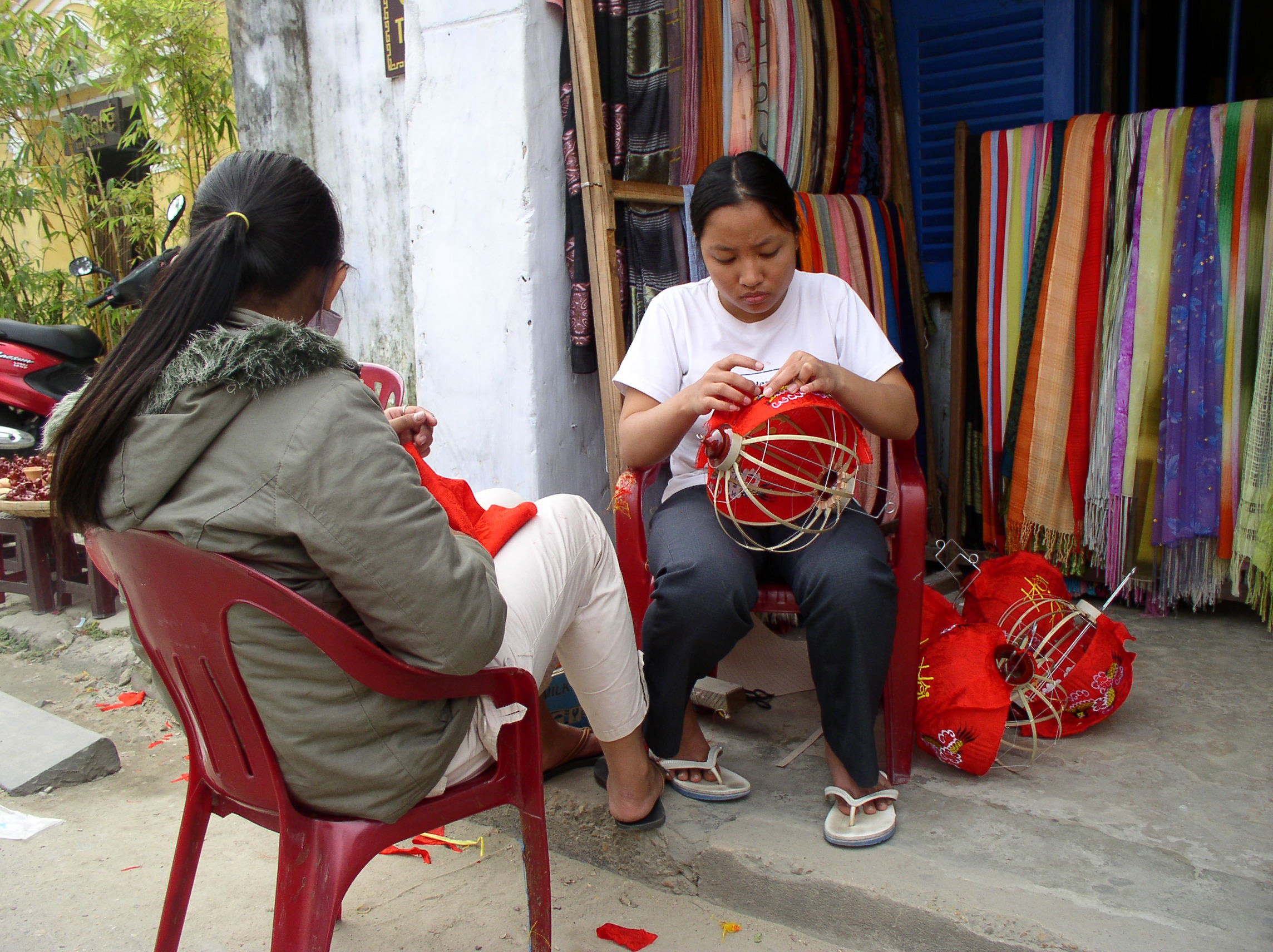 cultural, lifestyles, decorative, handiwork, 1080P, hairstyle, oriental, design, togetherness, vietnam, decoration, daughter, leisure activity, outdoors, HD Wallpaper