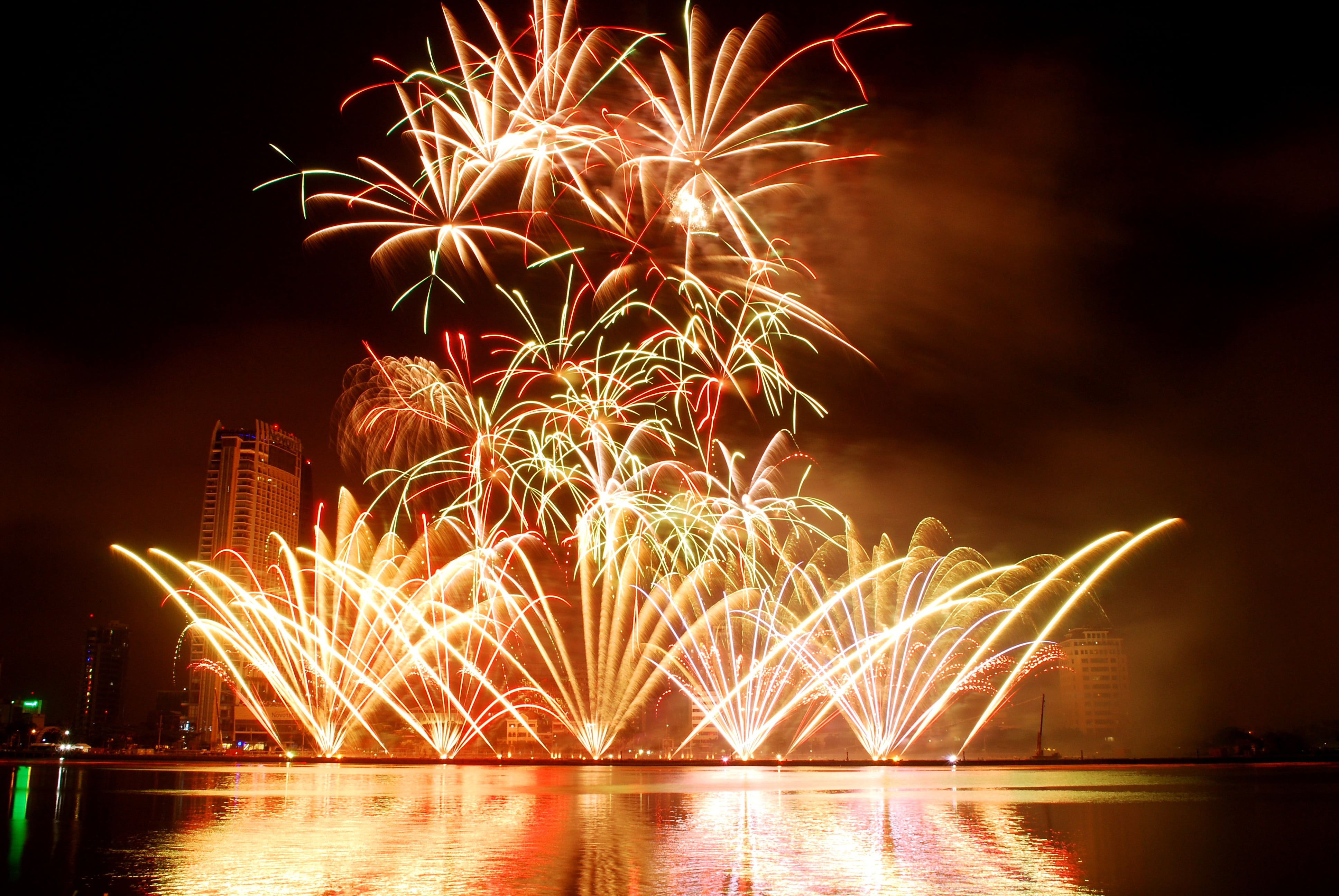 celebration, the international fireworks competition, photography, architecture, water, motion, firework - man made object, silhouette, danang international fireworks, HD Wallpaper