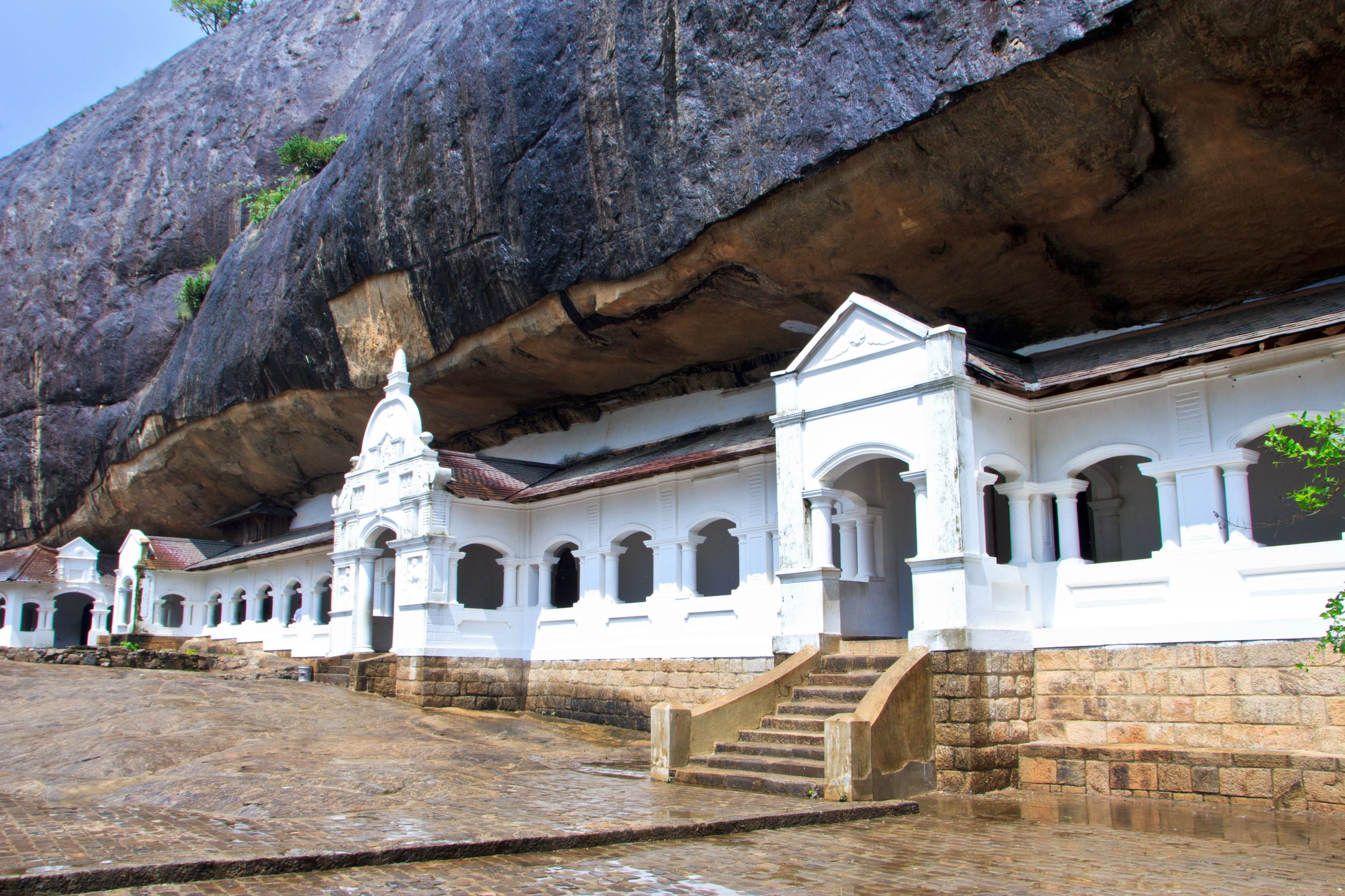 nature, old, cave, buddha, building, Dambulla, 2K, building exterior, mountain, history, tourism, travel destinations, arch, spirituality, formation, white, HD Wallpaper