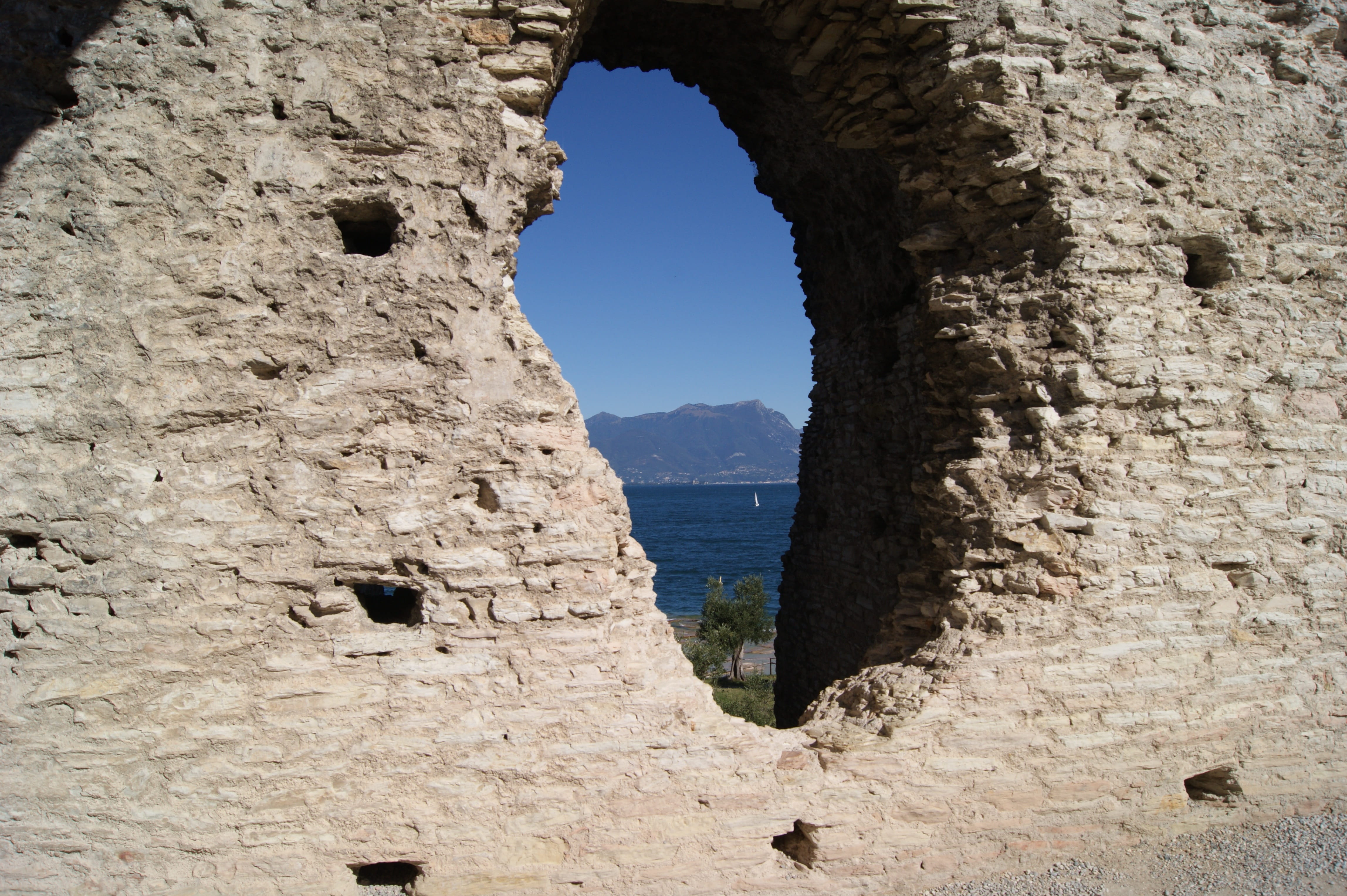 rock - object, land, Sirmione, no people, mountains, natural arch, stone wall, sunlight, Ruins, mountain, 4K, built structure, old ruin, rock formation, HD Wallpaper