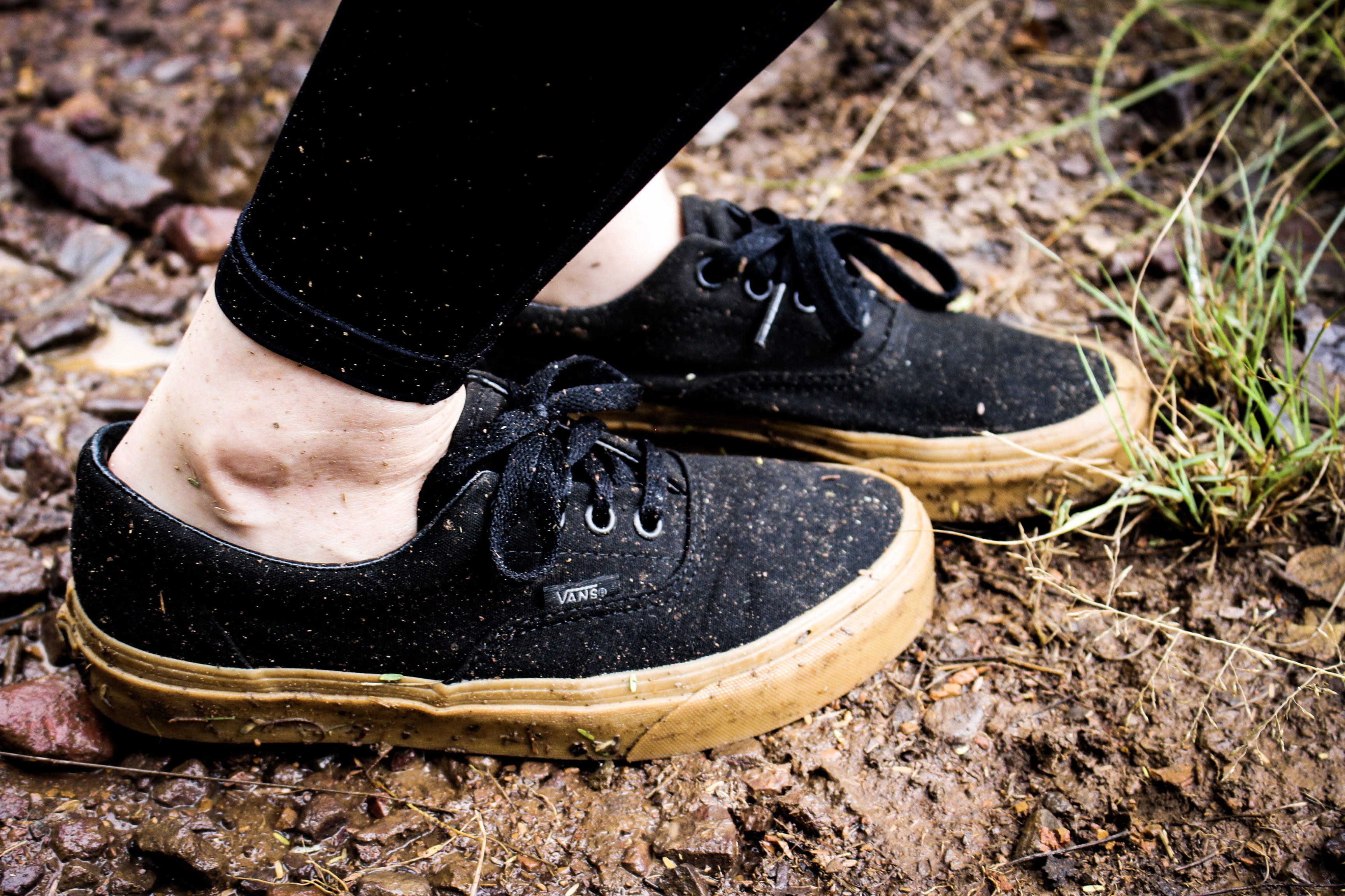 black color, rademeyers, nature, scenery, cold, shoelace, morning, unrecognizable person, human leg, water, human foot, fashion, pretoria, outdoors, human body part, HD Wallpaper