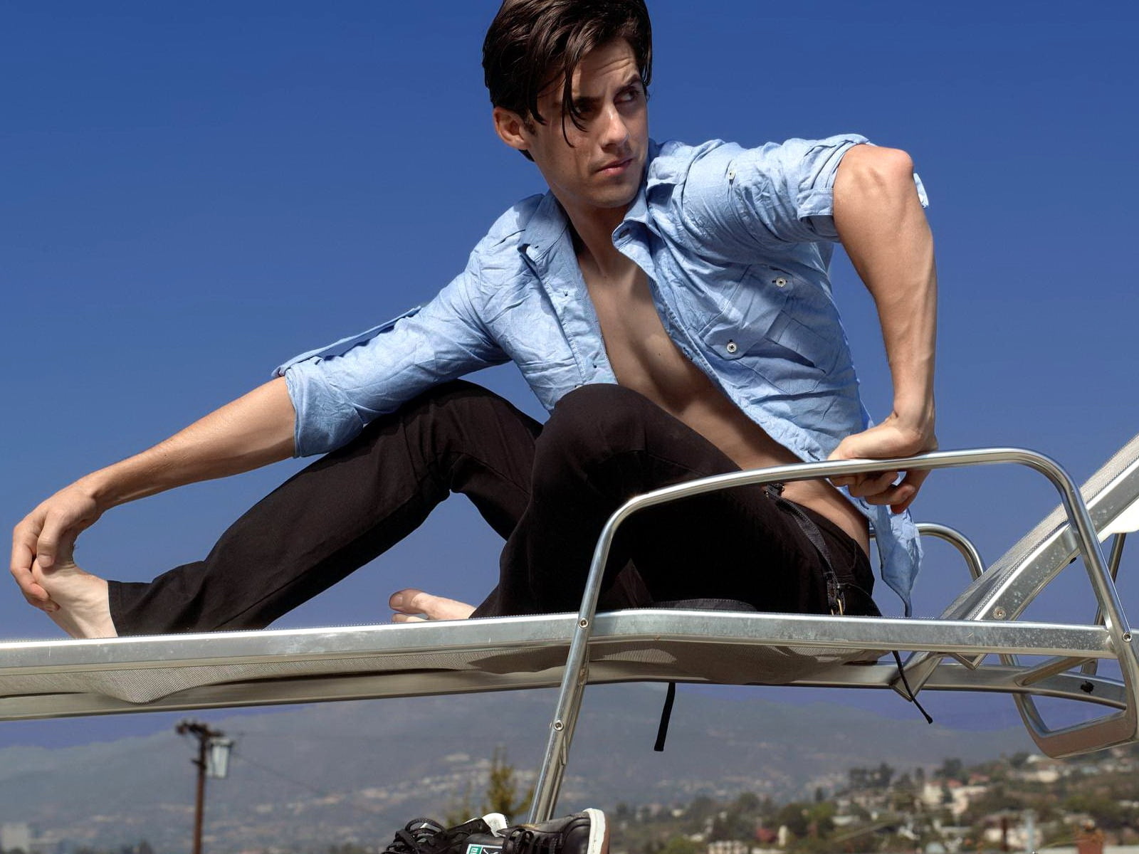 leisure activity, travel, milo ventimiglia, day, beach, businessman, brunette, males, front view, fashion Model, nature, s, caucasian Ethnicity, looking, HD Wallpaper