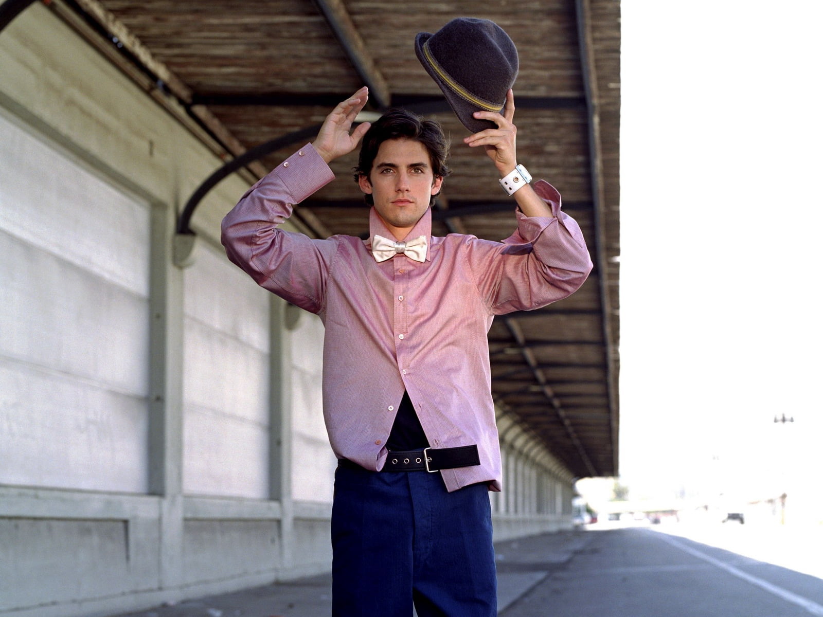 building exterior, human arm, day, standing, architecture, business, hands, magic, elegance, shirt, button, 720P, men, people, lifestyles, one Man Only, HD Wallpaper
