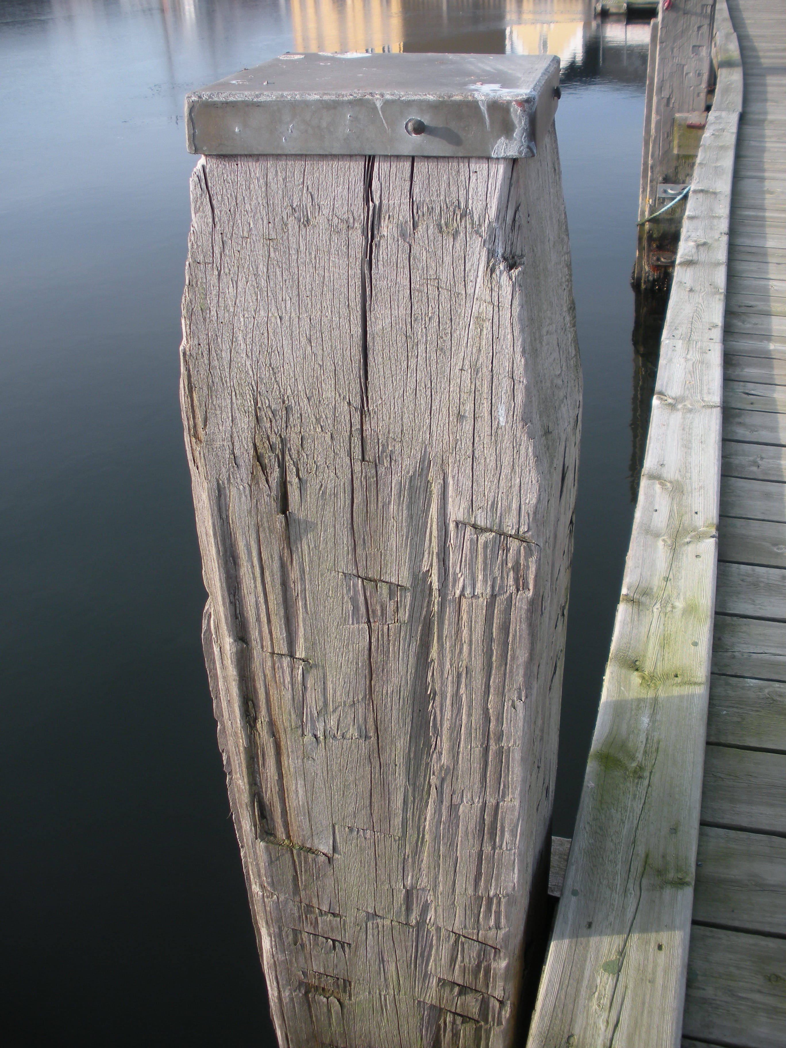 blue, close-up, lake, nature, Jetty, architecture, no people, 2K, wood - material, day, brown, outdoors, metal top, reflection, water, wood, post, pier, Phone HD Wallpaper