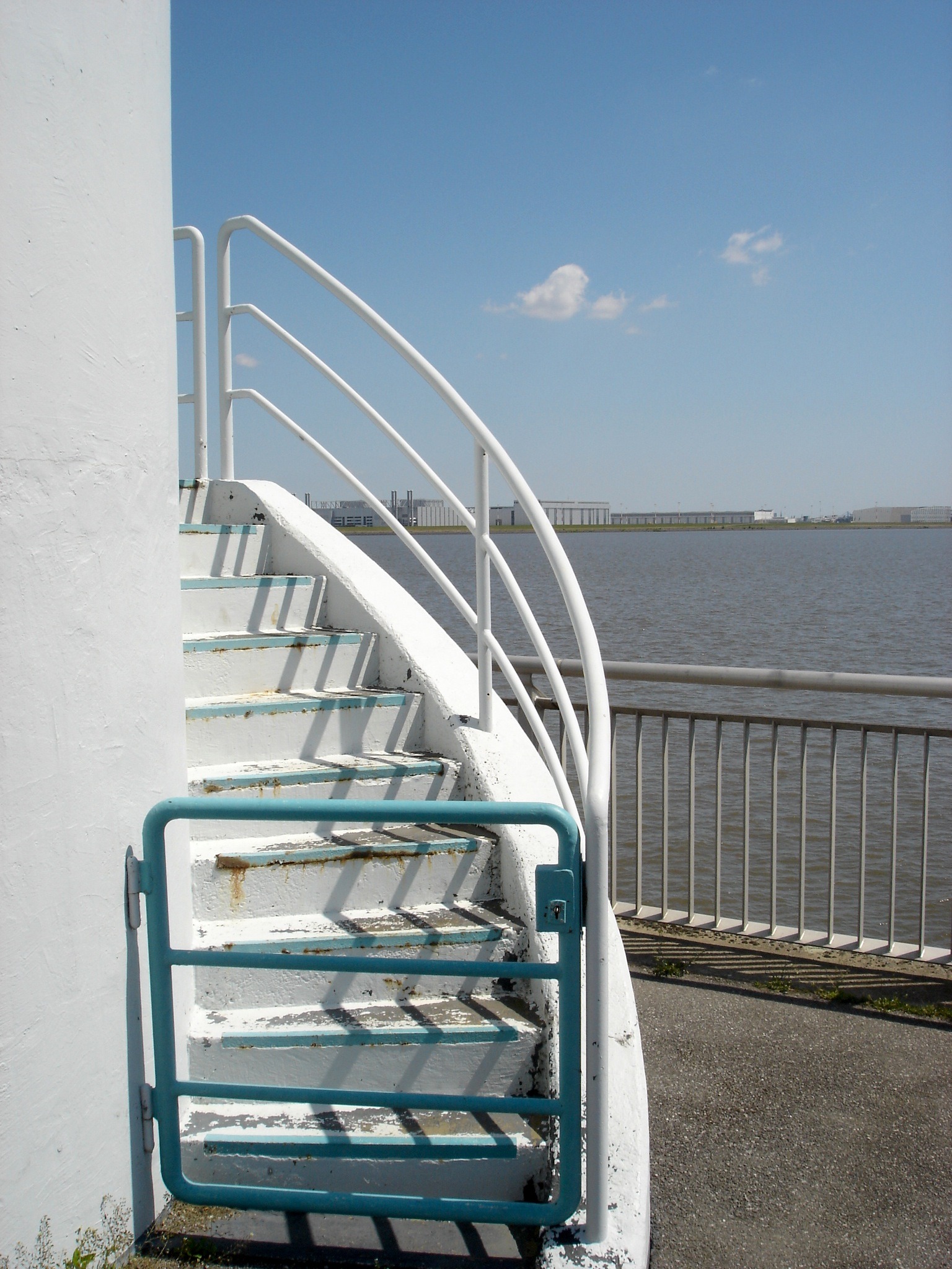 1080P, railing, outdoors, spiral, steps and staircases, sunlight, empty, sea, hamburg, no people, day, spiral staircase, mouth guard, sun, sky, absence, Phone HD Wallpaper