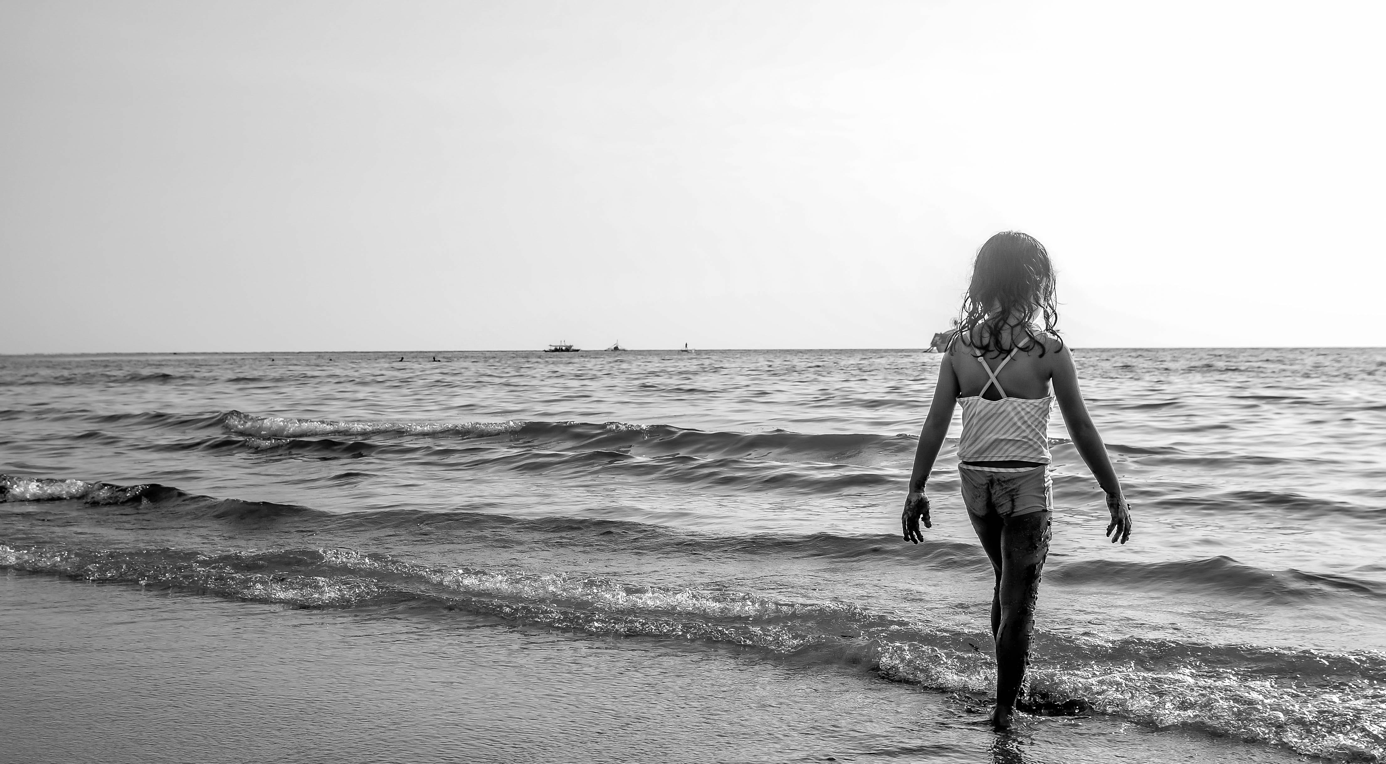 girl, landscape, waves, photo, child, standing, top, seashore, hairstyle, nature, walking, land, white, horizon, young adult, sea, ocean, leisure activity, HD Wallpaper