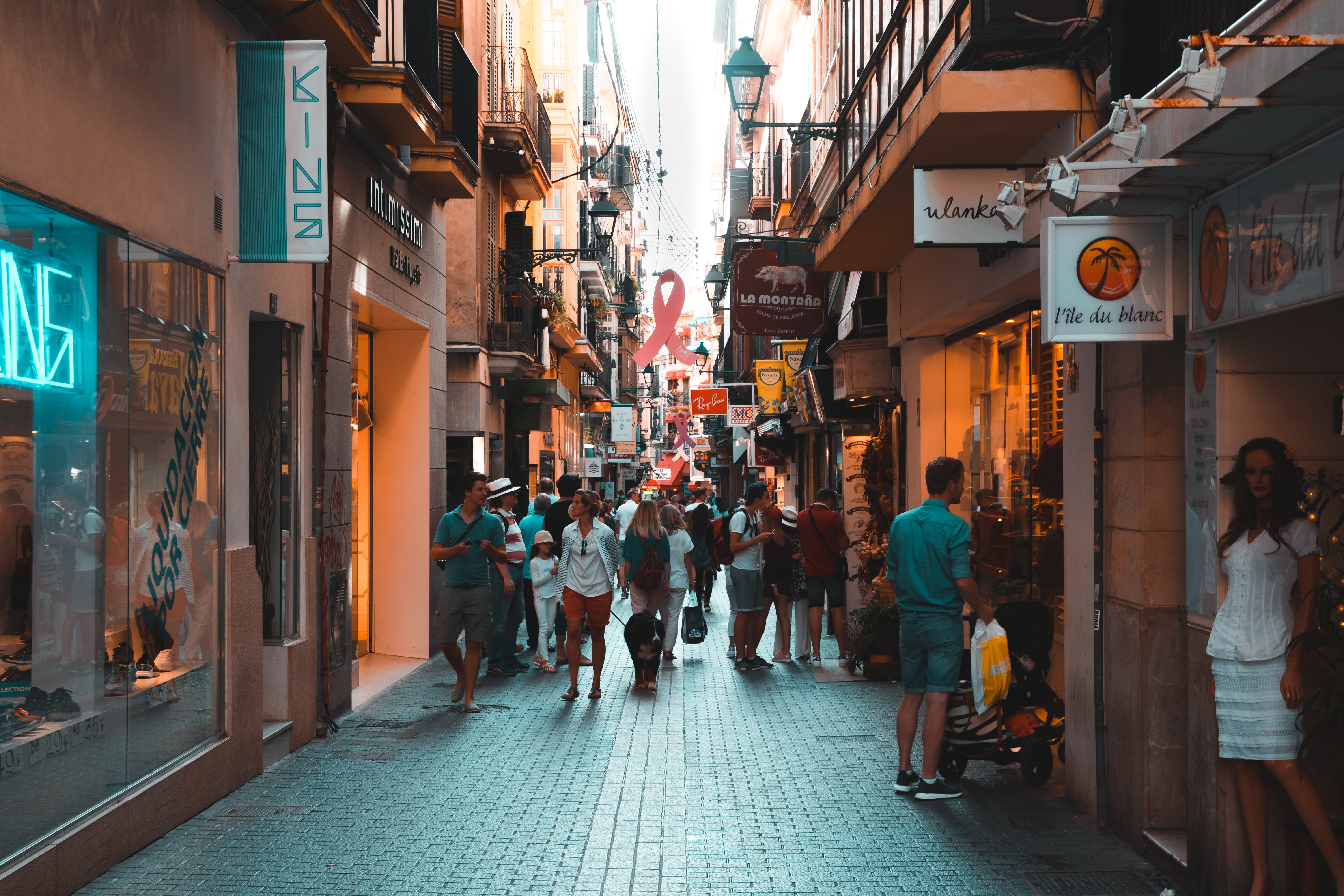 adult, spain, walking, transportation, building exterior, buildings, city, built structure, women, crowd, mediterranean, real people, outdoors, majorca, HD Wallpaper