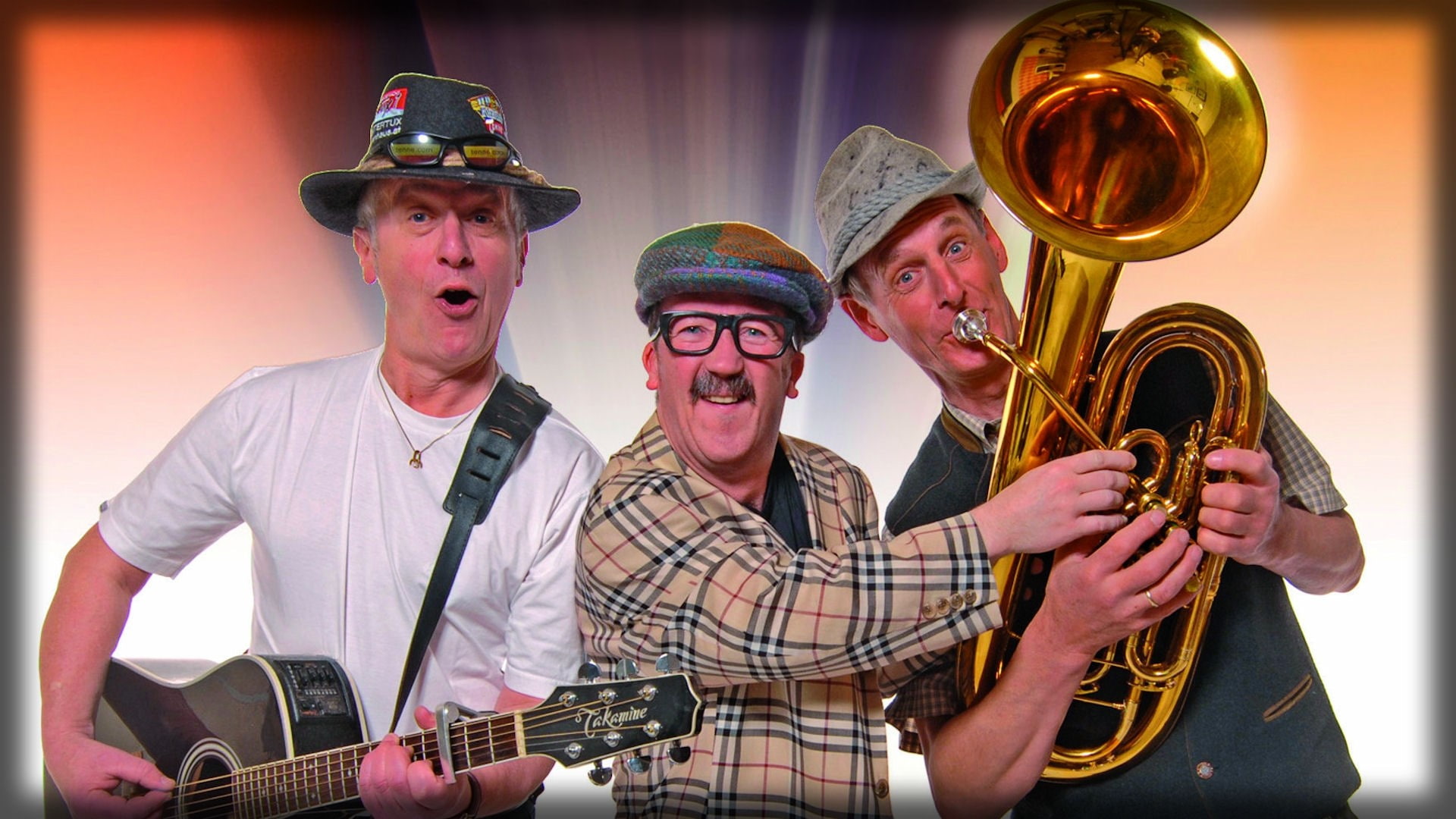 mature men, emotion, 1080P, Glasses, performance, men, males, small group of people, musical instrument, adult, Die 3 colonias, smiling, arts culture and entertainment, HD Wallpaper