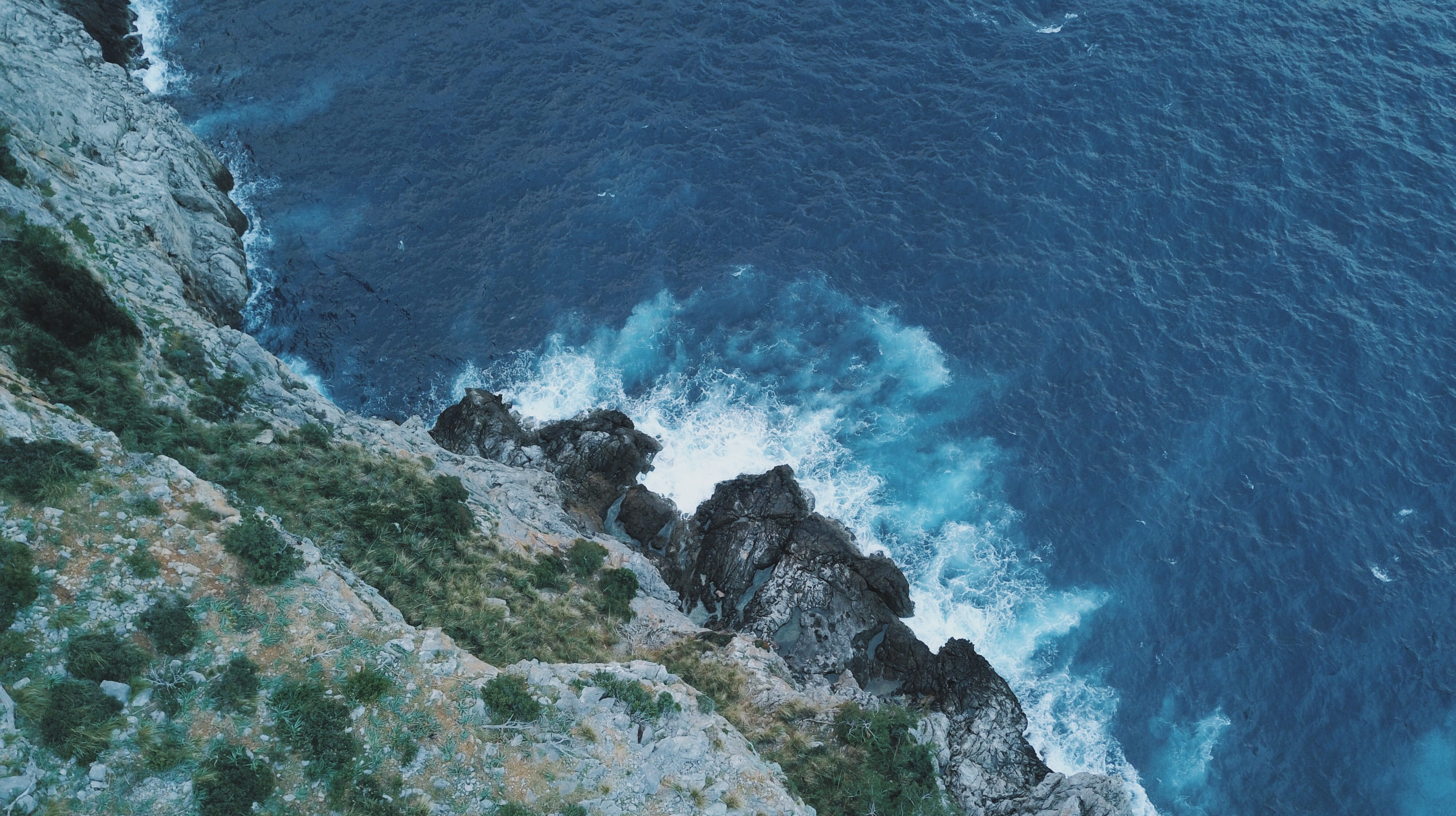 turquoise colored, sea, idyllic, blue, ocean, beauty in nature, scenery, rock - object, sea waves, outdoors, calle poligono 1, illes balears, landscape, HD Wallpaper