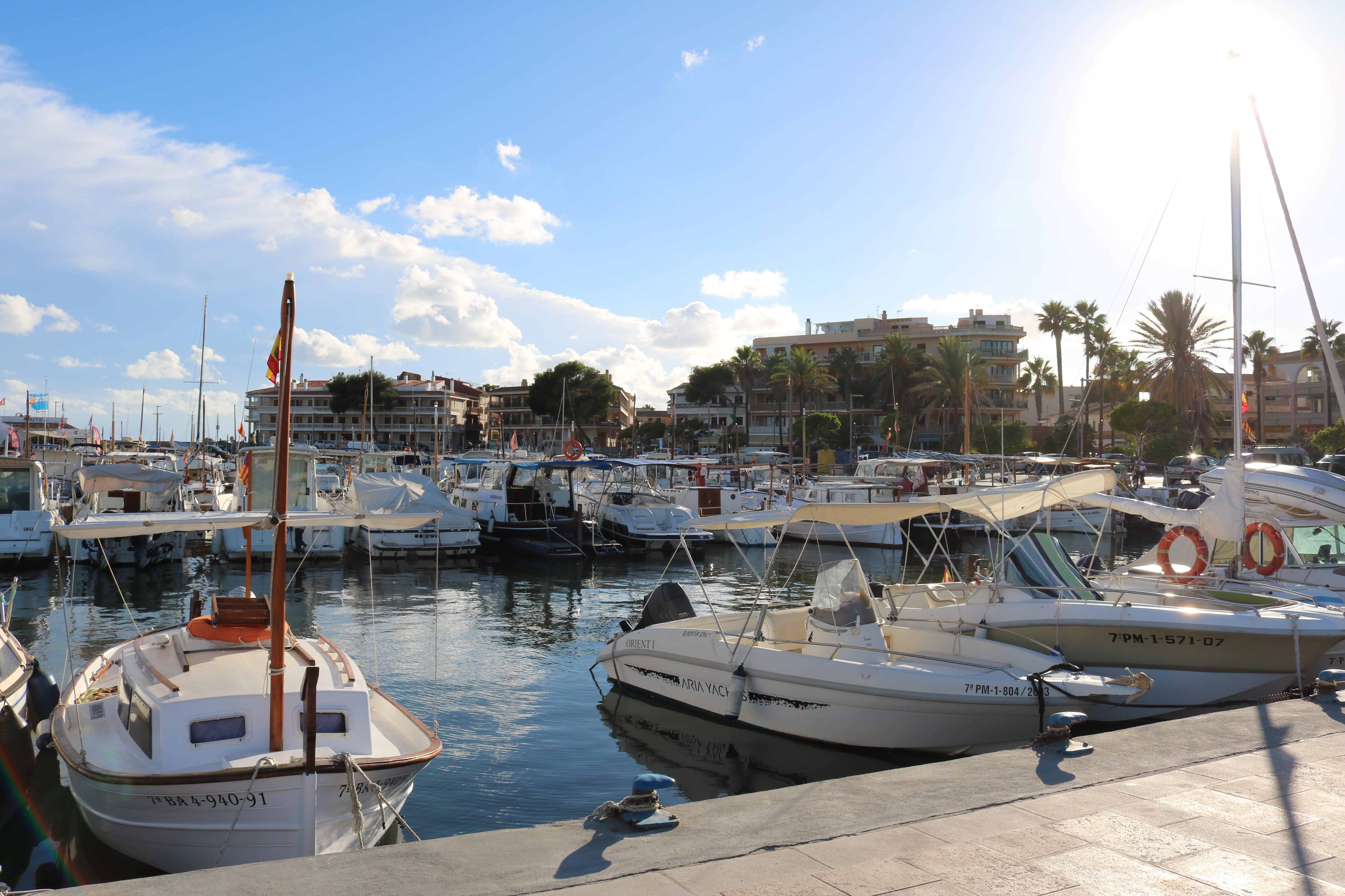 yacht, sea, colonia de sant jordi, marina, sunlight, sky, city, 5K, nature, yachts, mode of transportation, mediterranean, vacations, architecture, boat, HD Wallpaper