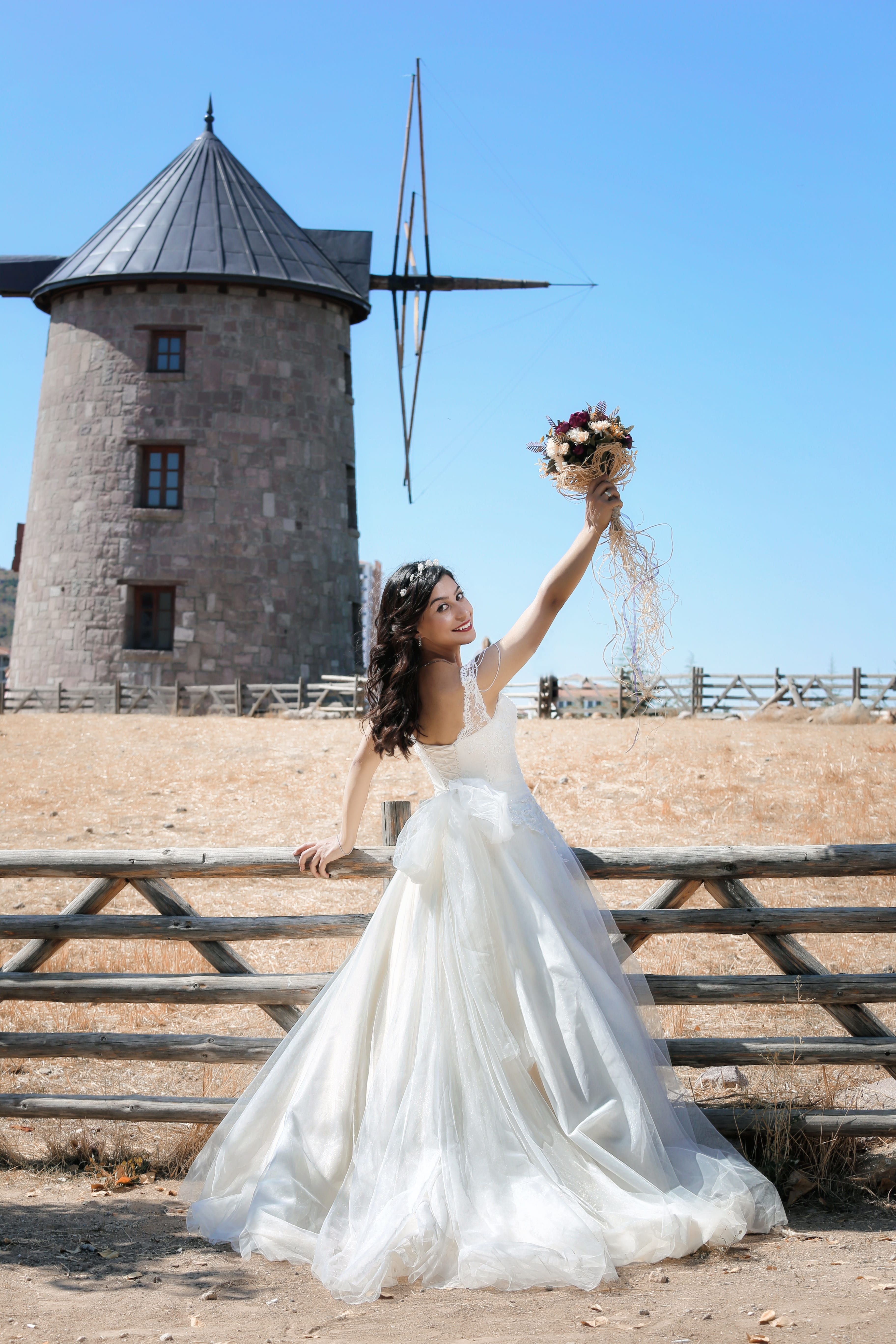 bridal, young adult, wedding, adult, sunlight, love, romantic, male, big, bouquet, real people, built structure, sky, woman, happiness, son in law, dress, Phone HD Wallpaper