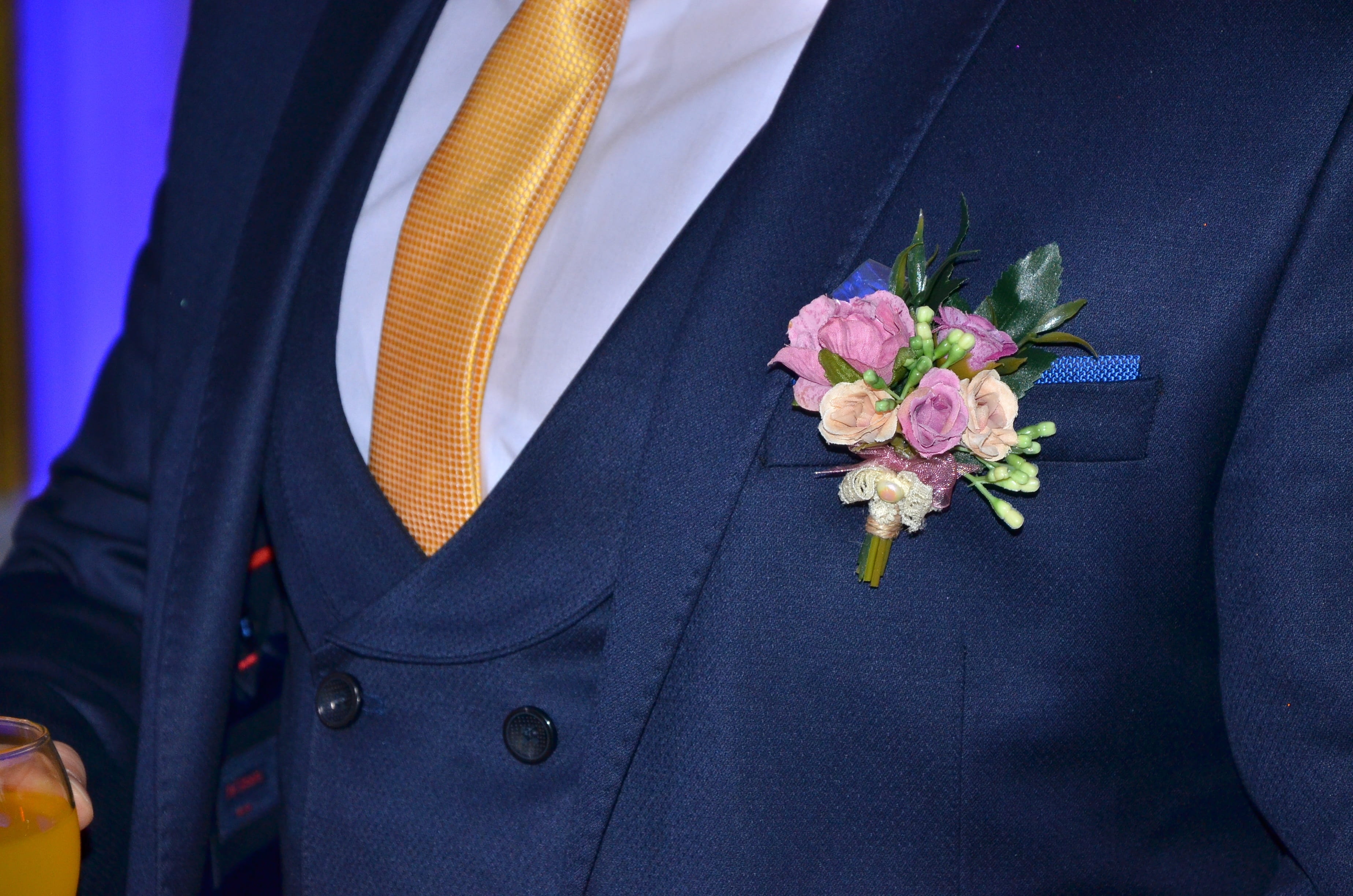 well-dressed, texture, wedding ceremony, 2K, event, flower, bride, menswear, son in law, married, men, suit, flowering plant, wedding, formalwear, plant, HD Wallpaper