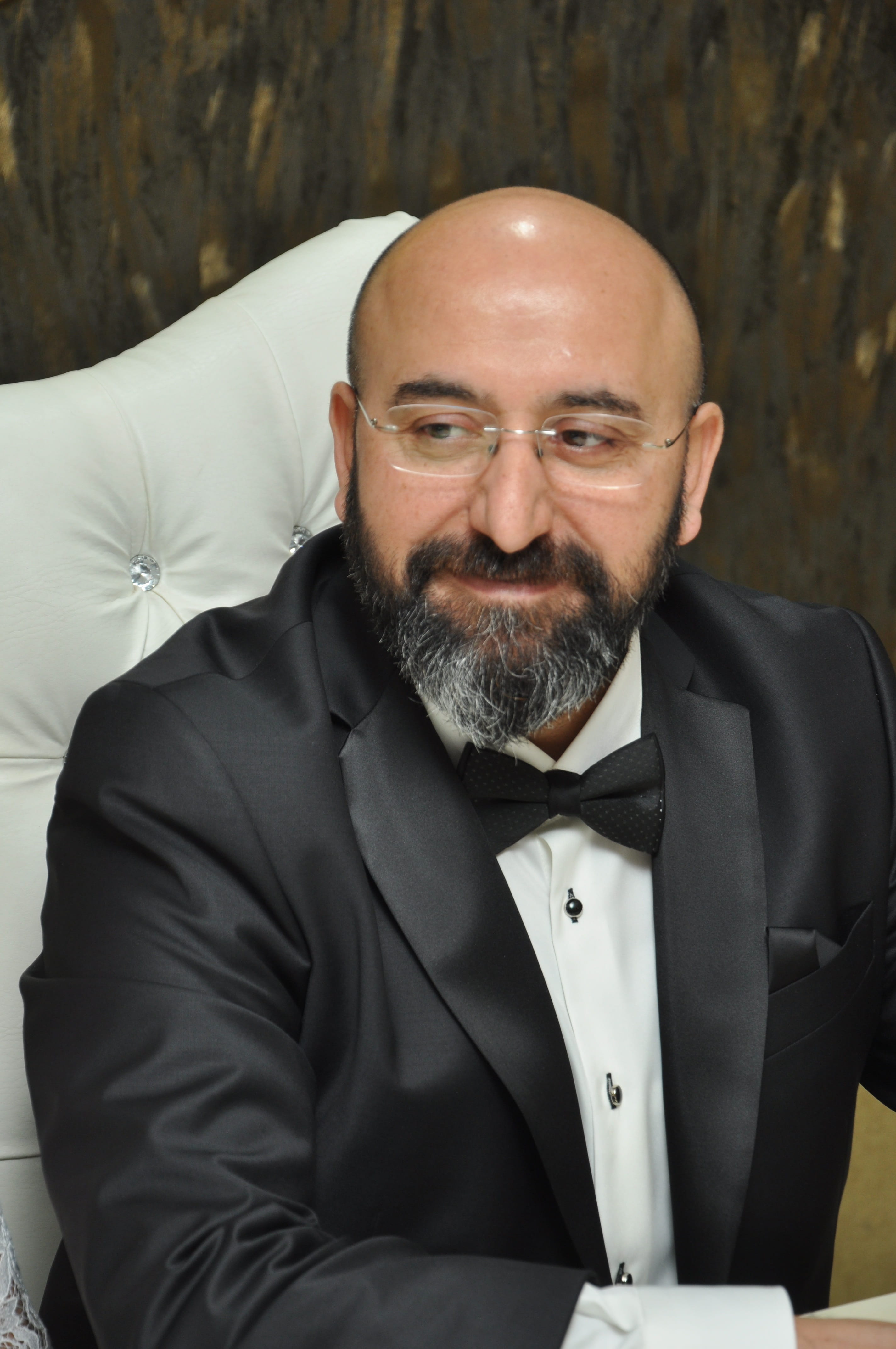 mature adult, portrait, beard, facial hair, handsome, males, wedding, male, love, laughing, tuxedo, suit, looking at camera, smile, 4K, men, bow tie, one person, Phone HD Wallpaper