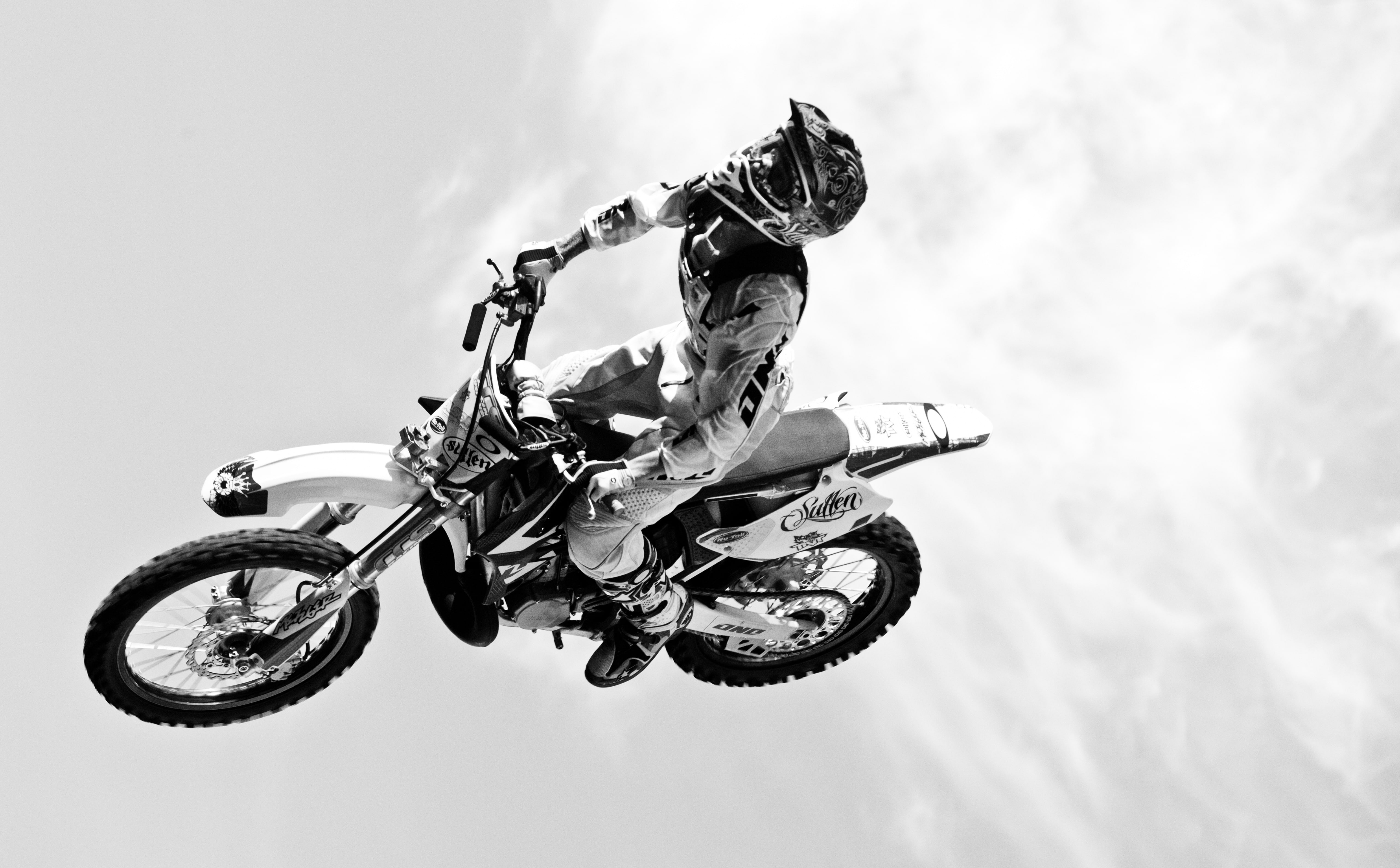 crash helmet, mode of transportation, sports race, Sacramento, biker, risk, jumping, motion, fair, mid-air, United States of America, helmet, dirt, screamer, HD Wallpaper