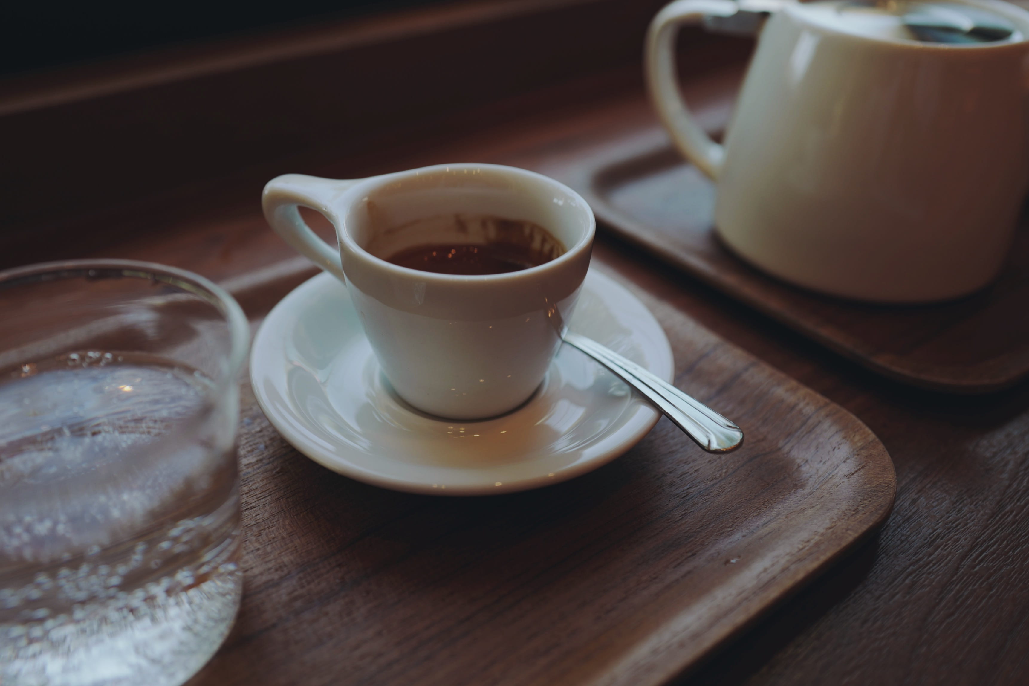 food and drink, still life, wood - material, crockery, table, 2K, cafe, drink, coffee, non-alcoholic beverage, mug, no people, coffee cup, indoors, tea, HD Wallpaper
