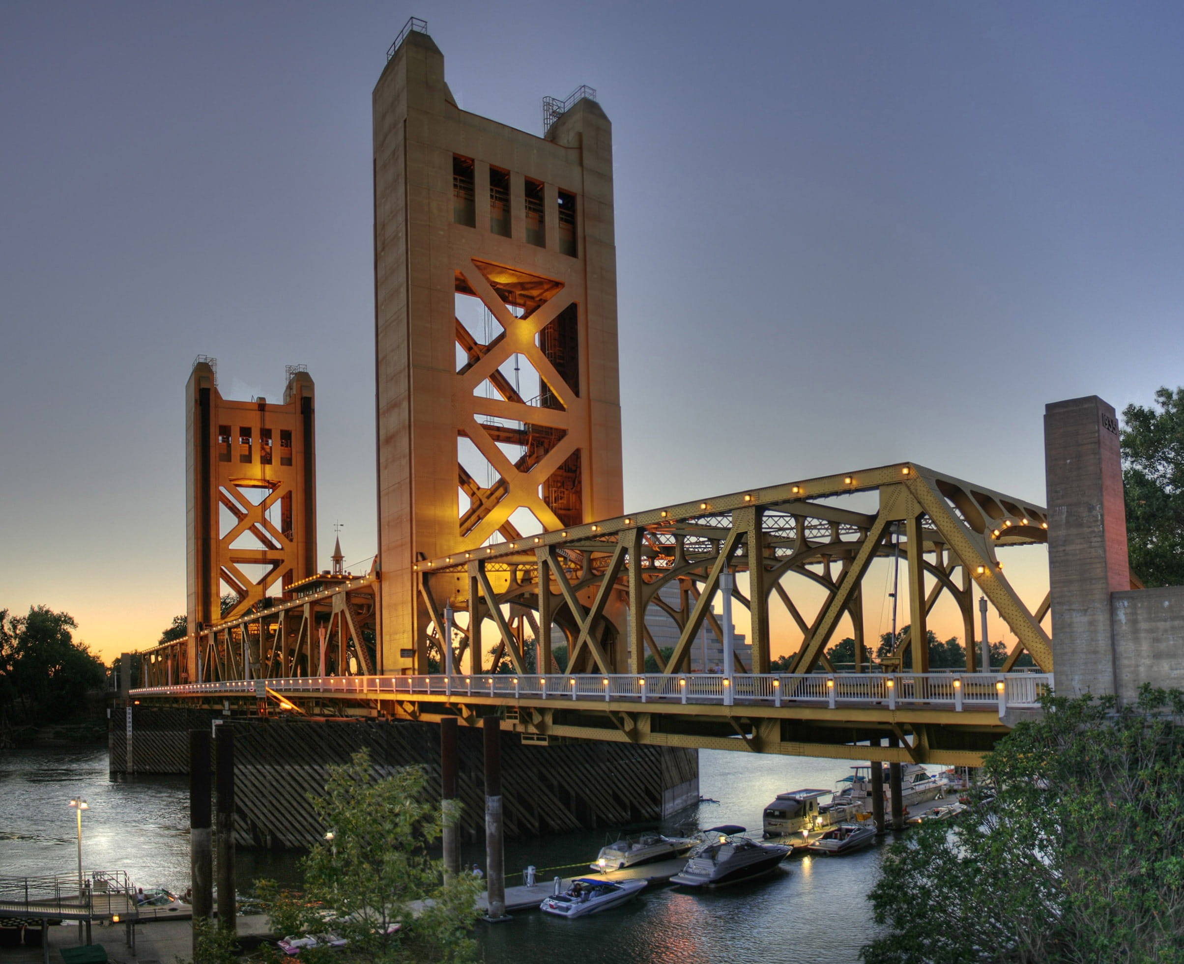 built structure, clear sky, no people, travel destinations, Sacramento, water, city, bridge - man made structure, outdoors, boats, sky, 1080P, Tower Bridge, HD Wallpaper