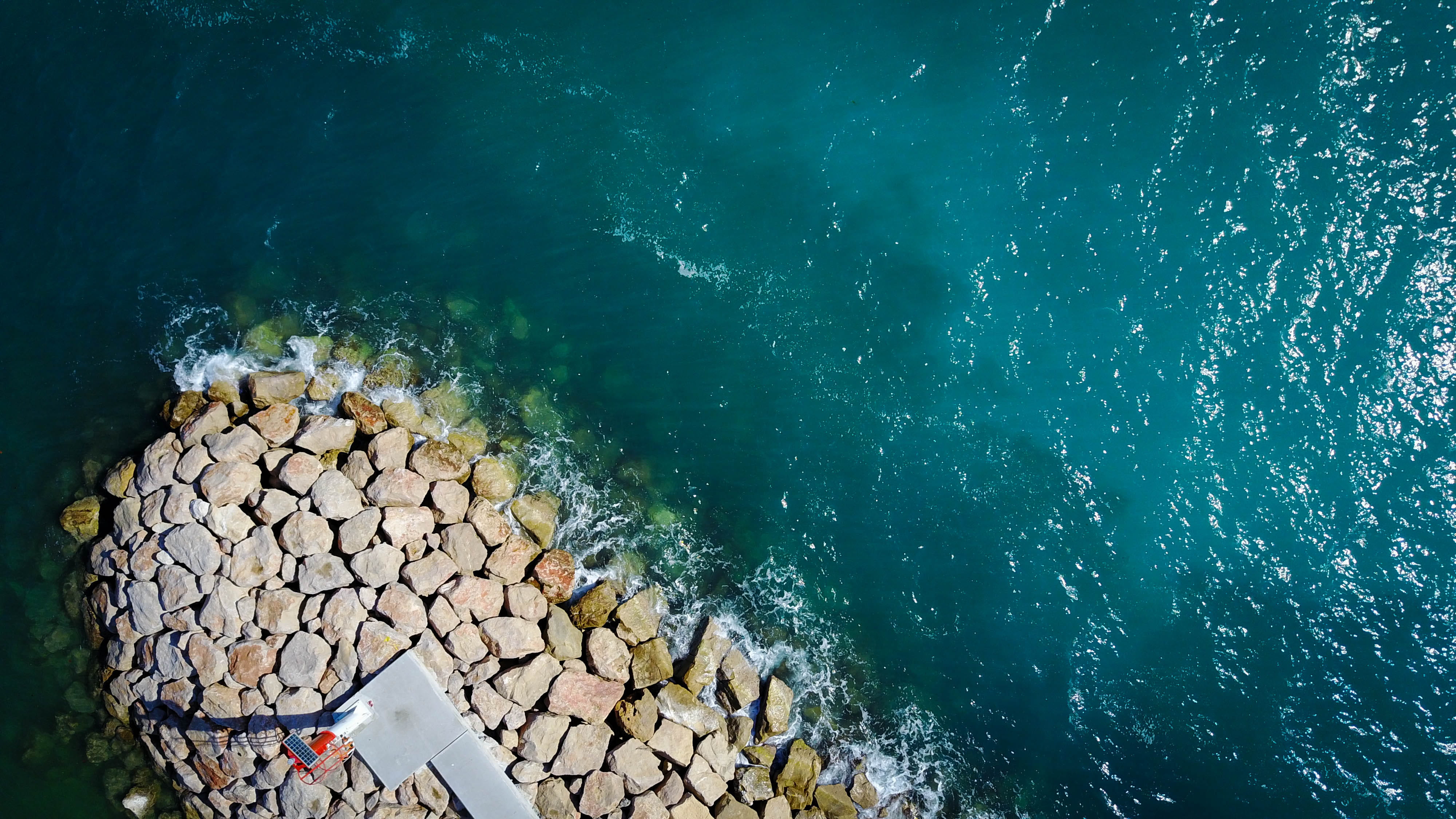 sea, turquoise colored, firewood, aerial, outdoors, tree, stone wall, view, scenics - nature, body, large group of objects, blue, 4K, plano cenital, forest, HD Wallpaper