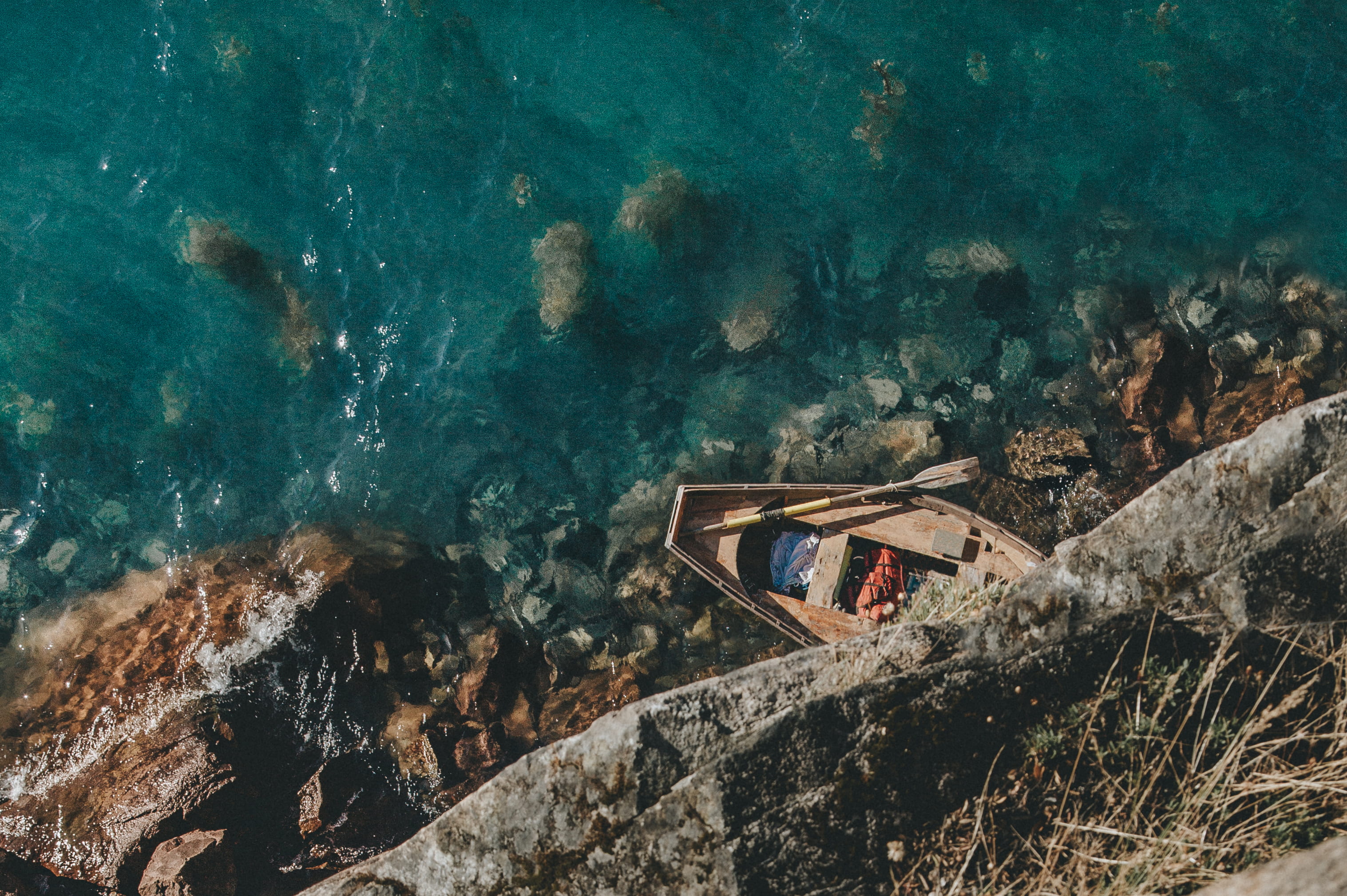 men, drone, solid, high angle view, beauty in nature, rock formation, rock, wooden, near, water, outdoors, beige, people, from above, lifestyles, leisure activity, HD Wallpaper