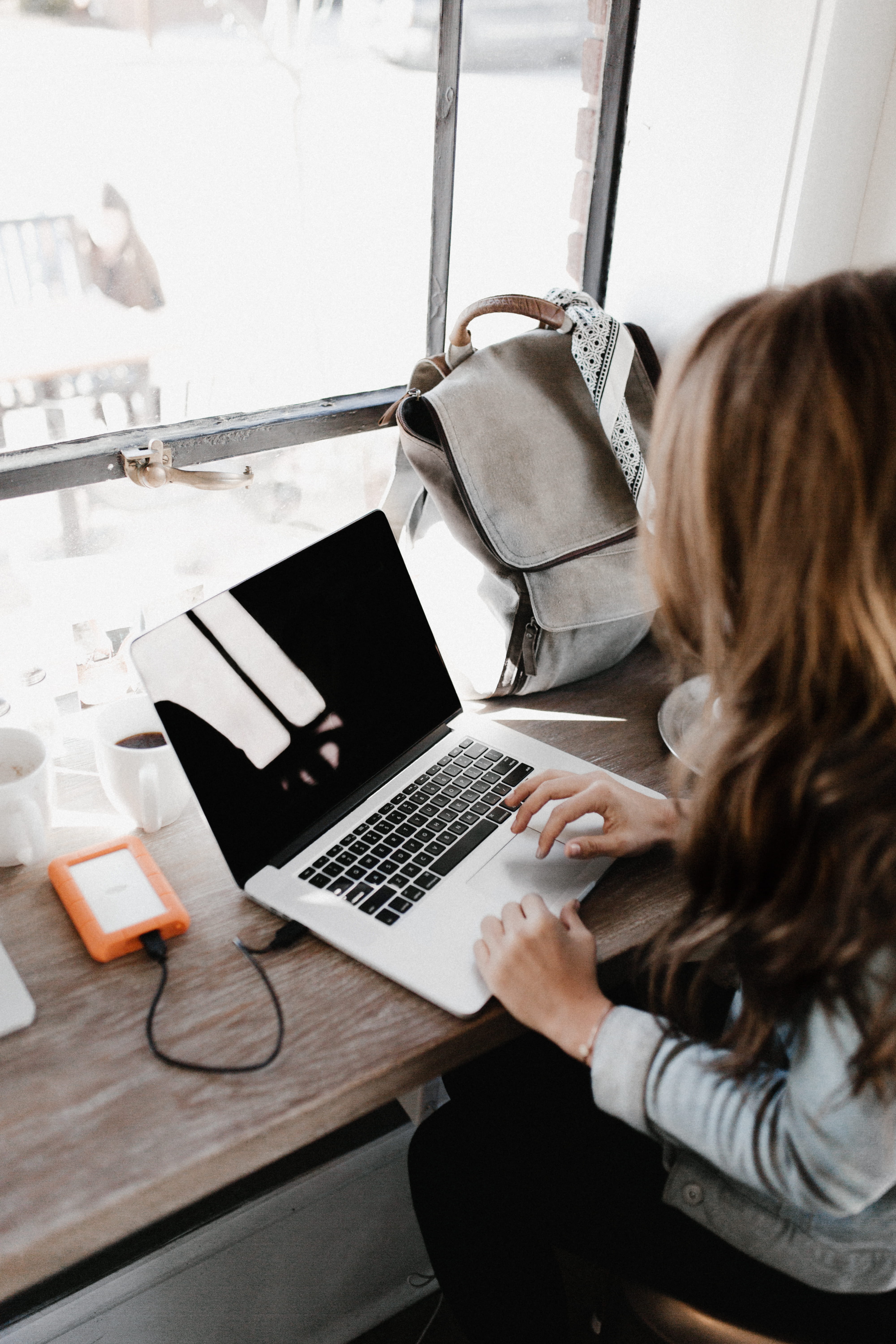 women, shirt, coffee - Drink, laptop, one Person, connection, office, sleeved, wearing, communication, using, females, sleeve, technology, computer, working, Phone HD Wallpaper
