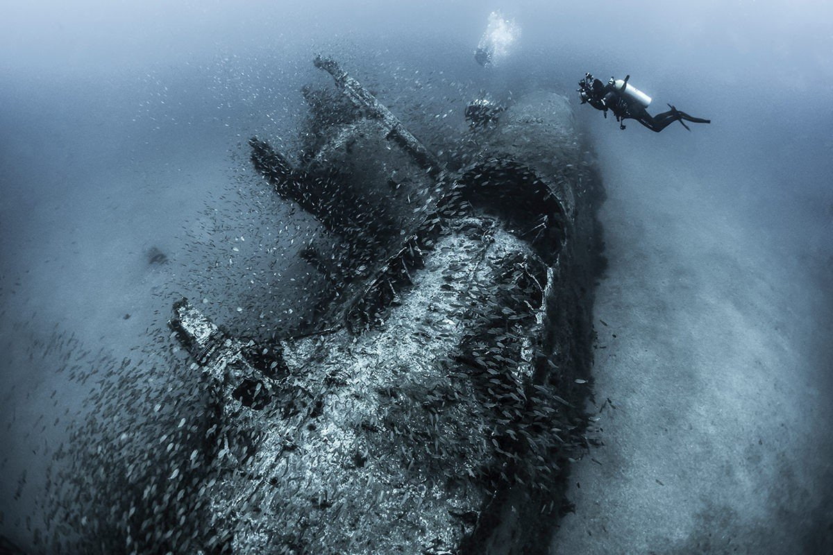 underwater diving, nautical vessel, water, sea, people, ship, 480P, nature, transportation, sport, sea life, motion, adventure, scuba diving, swimming, HD Wallpaper