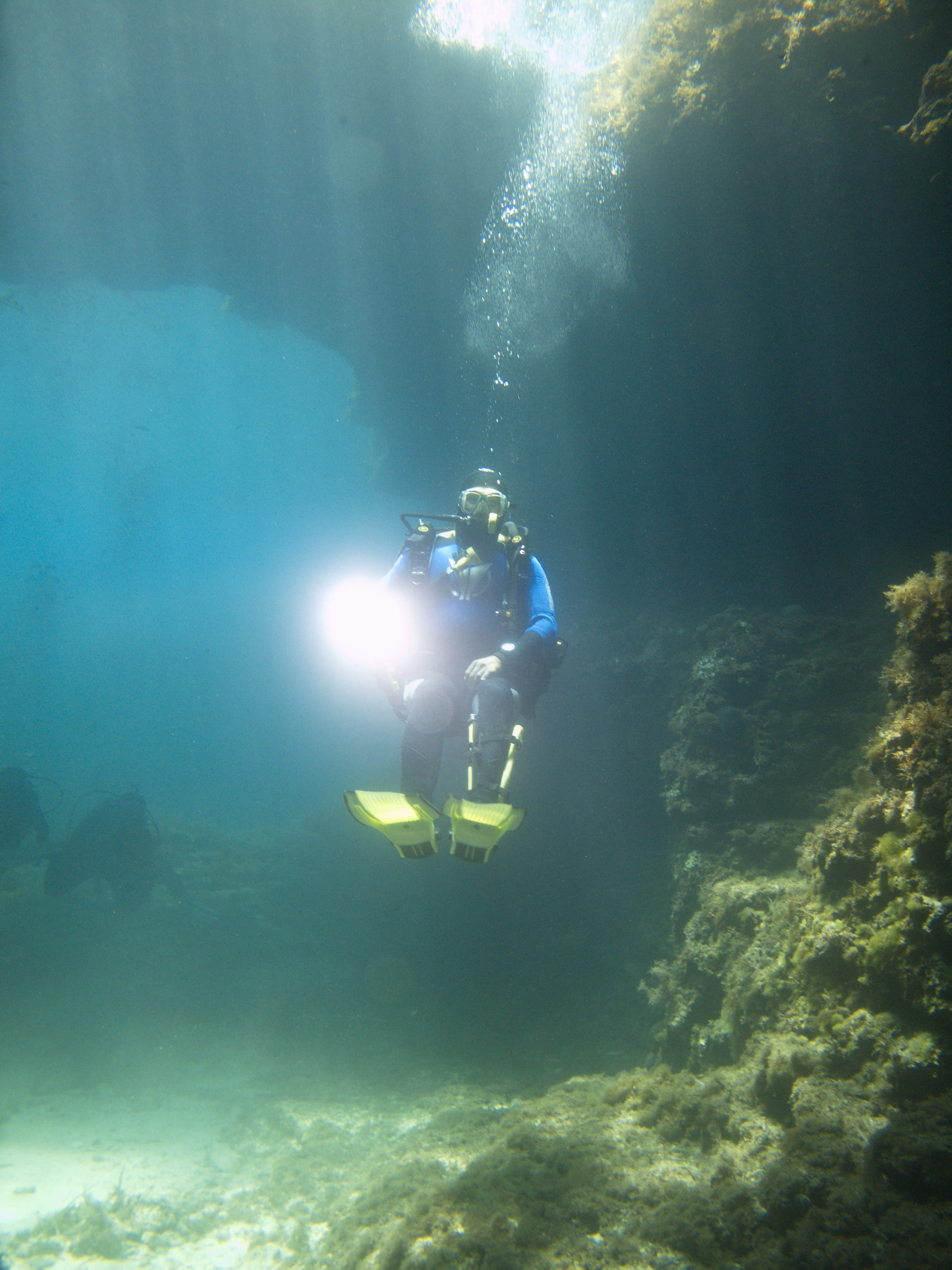 unrecognizable person, aquatic sport, one person, mood, diving equipment, light, sunlight, adventure, swimming, mittelmeehr, Malta, extreme sports, aqualung - diving equipment, Phone HD Wallpaper
