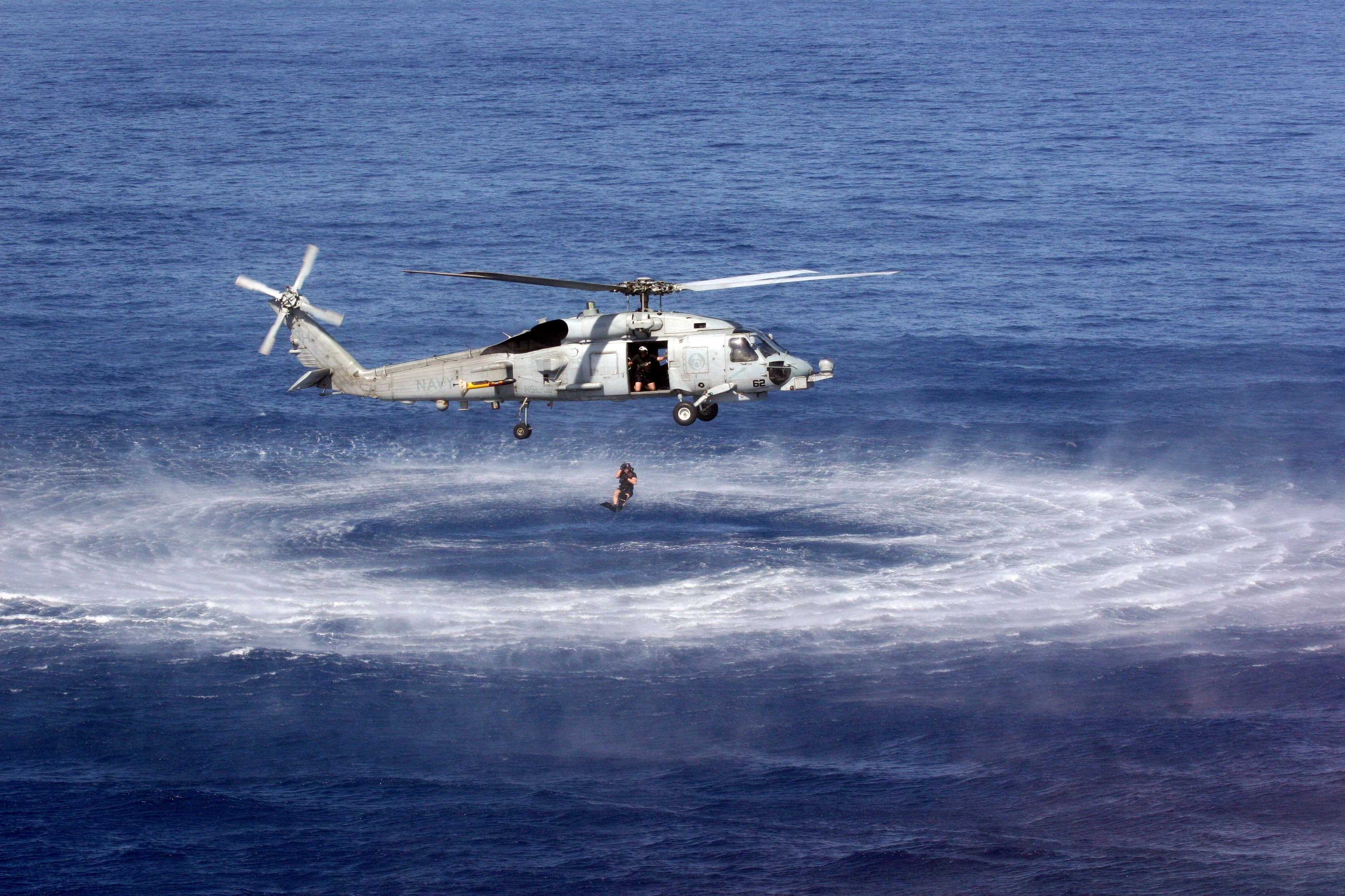 day, nature, accidents and disasters, rescue, motion, transport, freight transportation, sea, ocean, shipping, transportation, helicopter, navy, chopper, HD Wallpaper